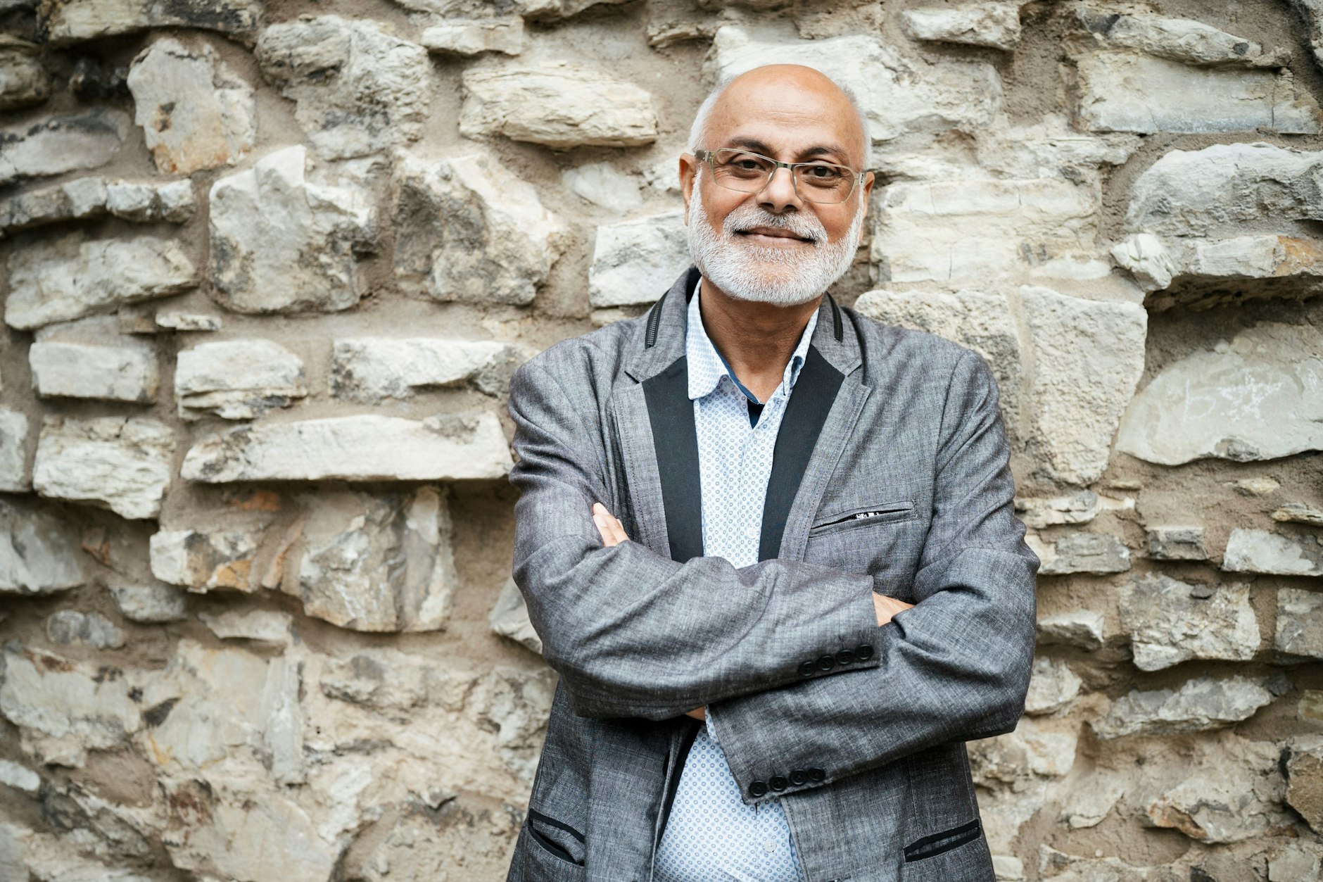 Dharma Bhusal ist promovierter Jurist und Wirtschaftsingenieur. 2003 kam aus seiner Heimat Nepal nach Berlin.