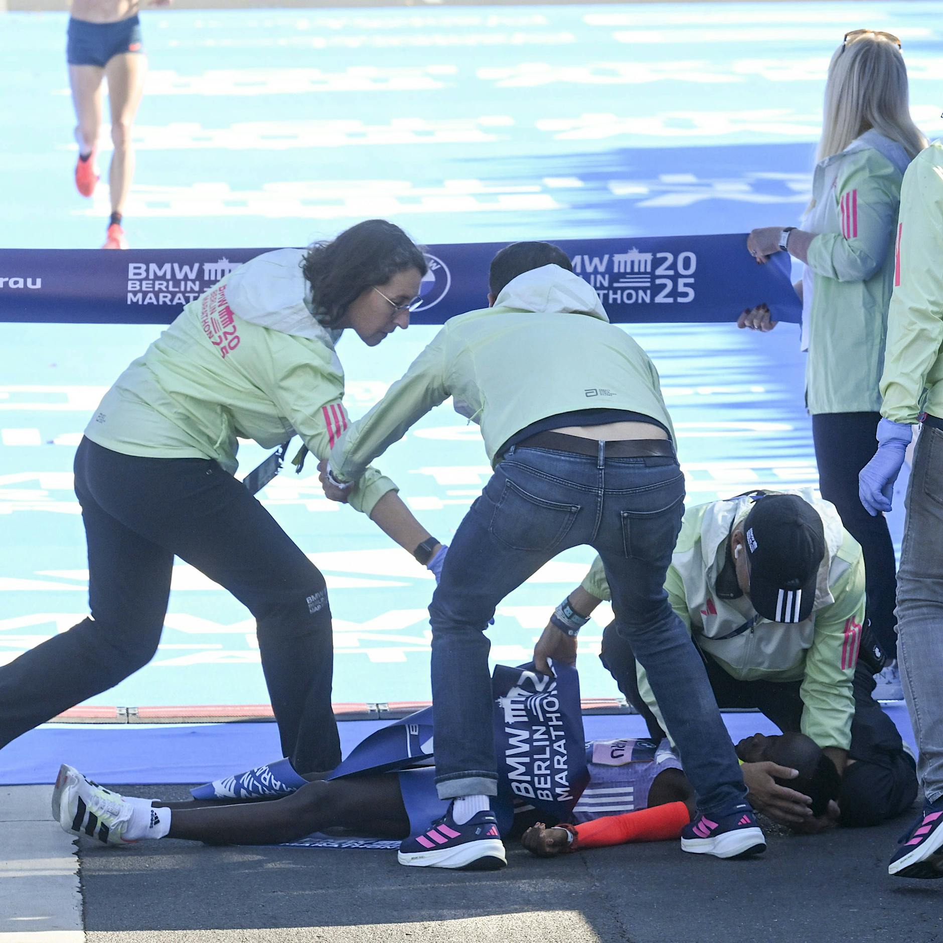 Seltsame Regelung bei der Berliner Feuerwehr: Mit Blaulicht und Sirene zur Wache – statt zum Notfall