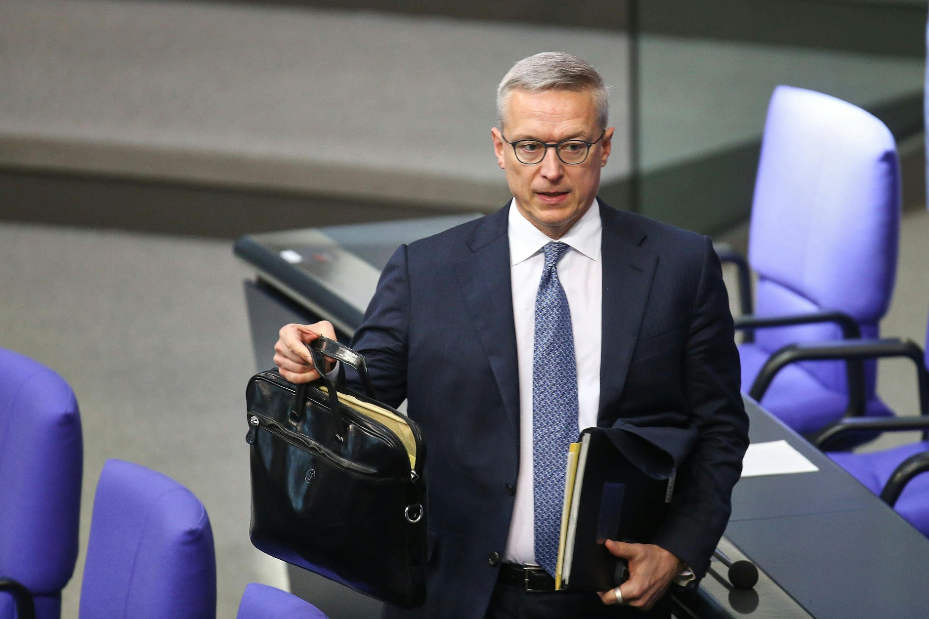 Als früherer Chef der MediaMarktSaturn Retail Group ist Deutschlands Digitalminister Karsten Wildberger neu in der Politik.