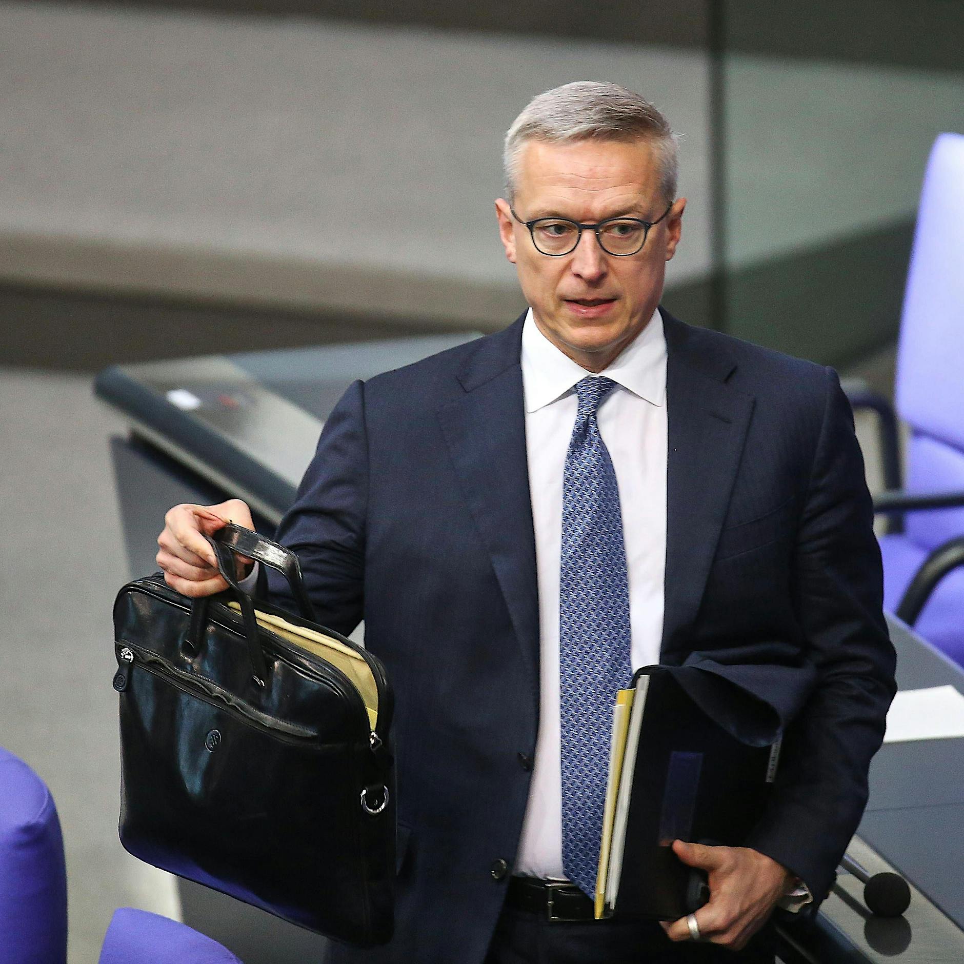 „Kleiner Hammer“ statt Kettensäge: Wildberger sanfter als Musk – doch es passiert nichts