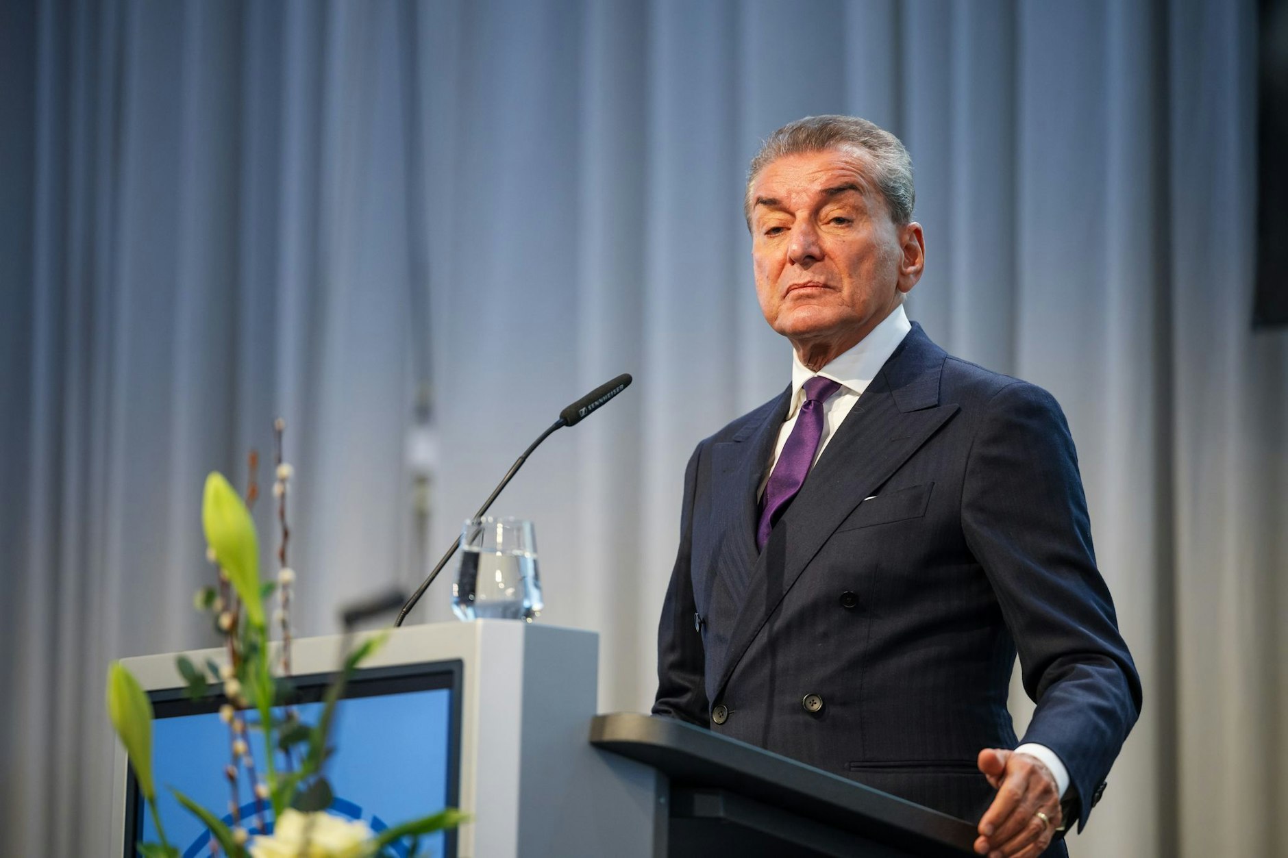 Michel Friedman kommt am Montag nach Klütz. Die Autorenvereinigung PEN Berlin hat für diesen Tag eine Kundgebung für Meinungsfreiheit und kulturelle Autonomie angekündigt.