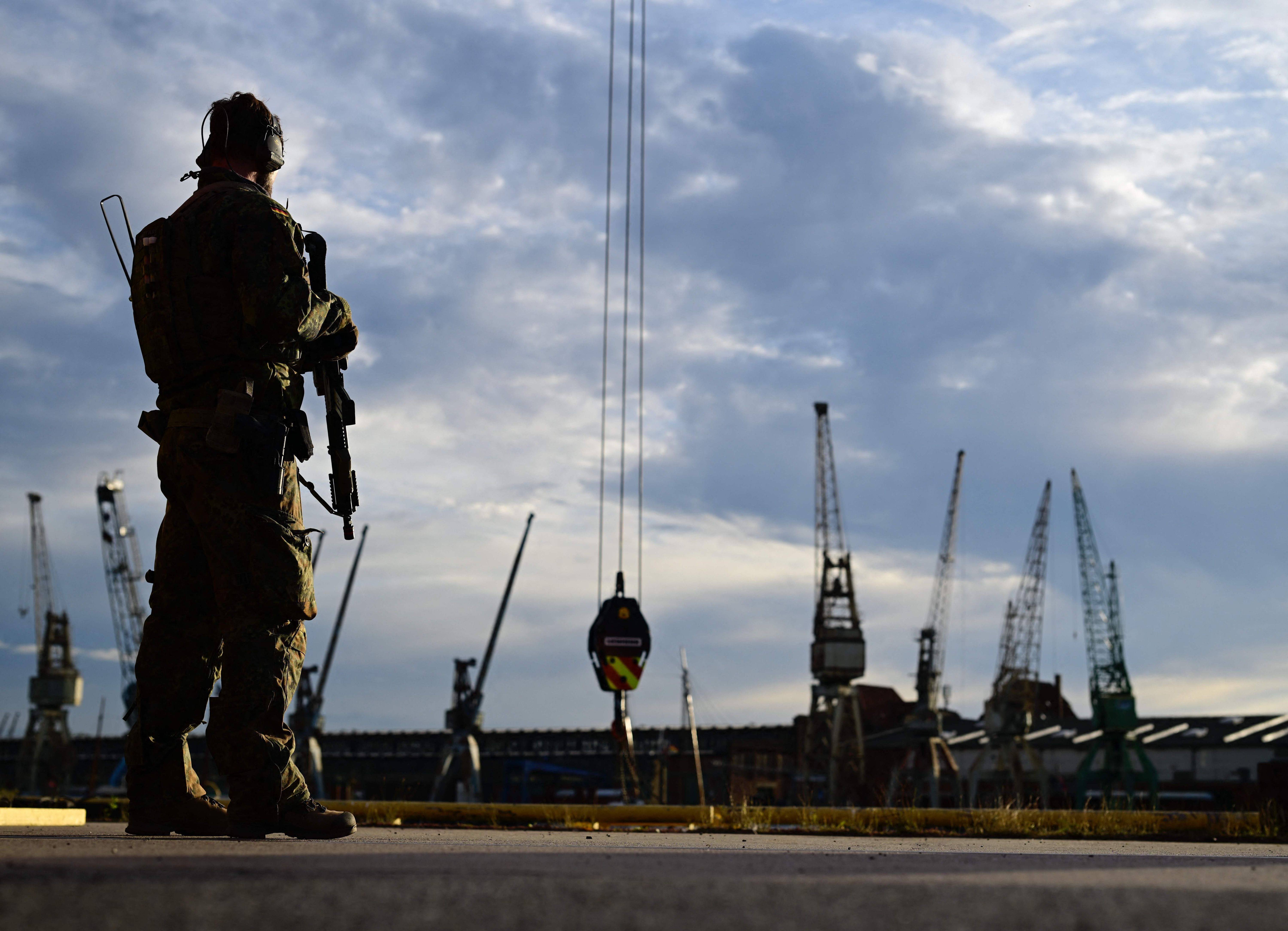 Red Storm Bravo: Hamburg protestiert gegen größte Militärübung seit dem Kalten Krieg