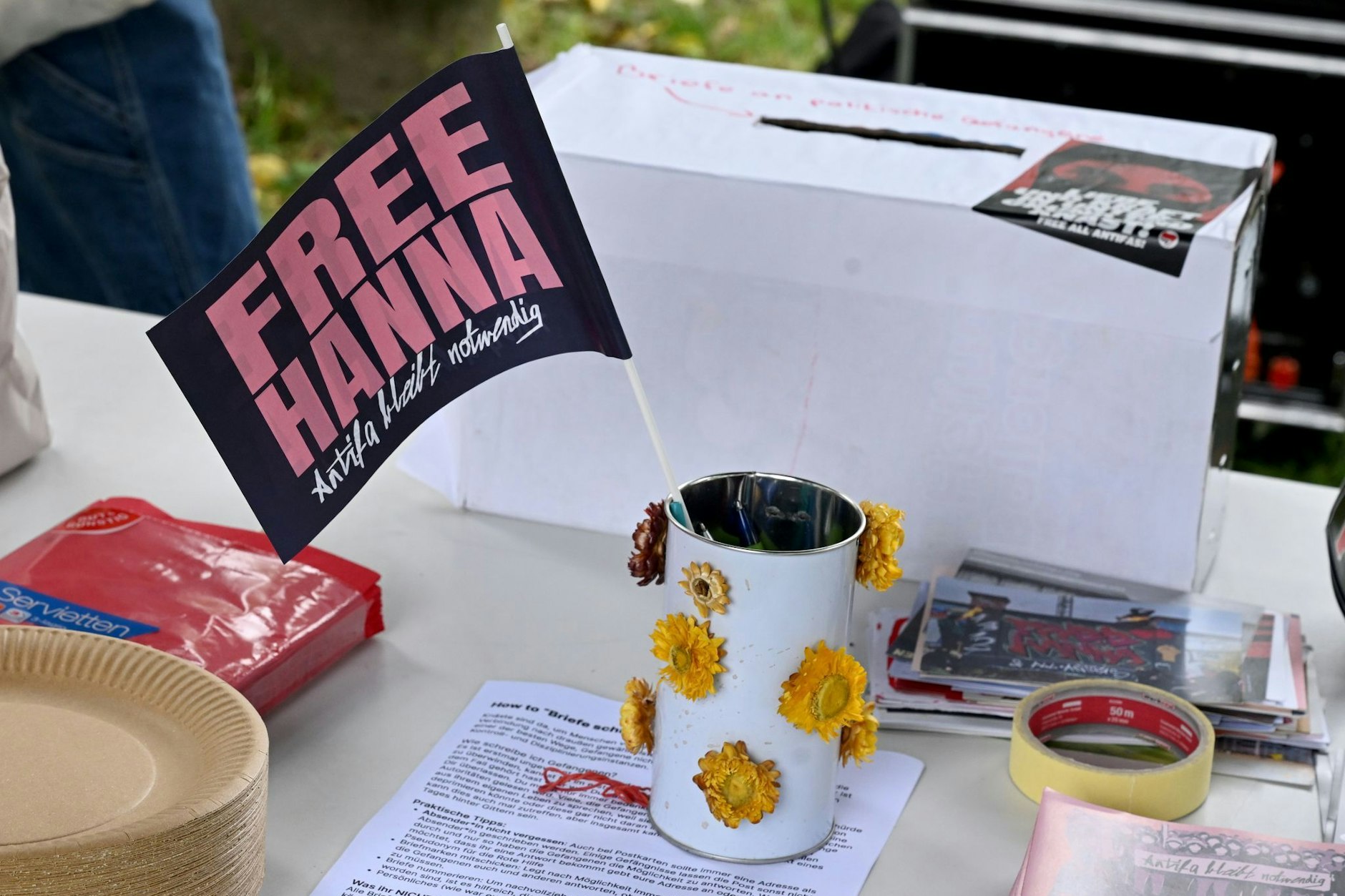 Unterstützer von Hanna S. demonstrierten vor dem Urteil gegen sie.