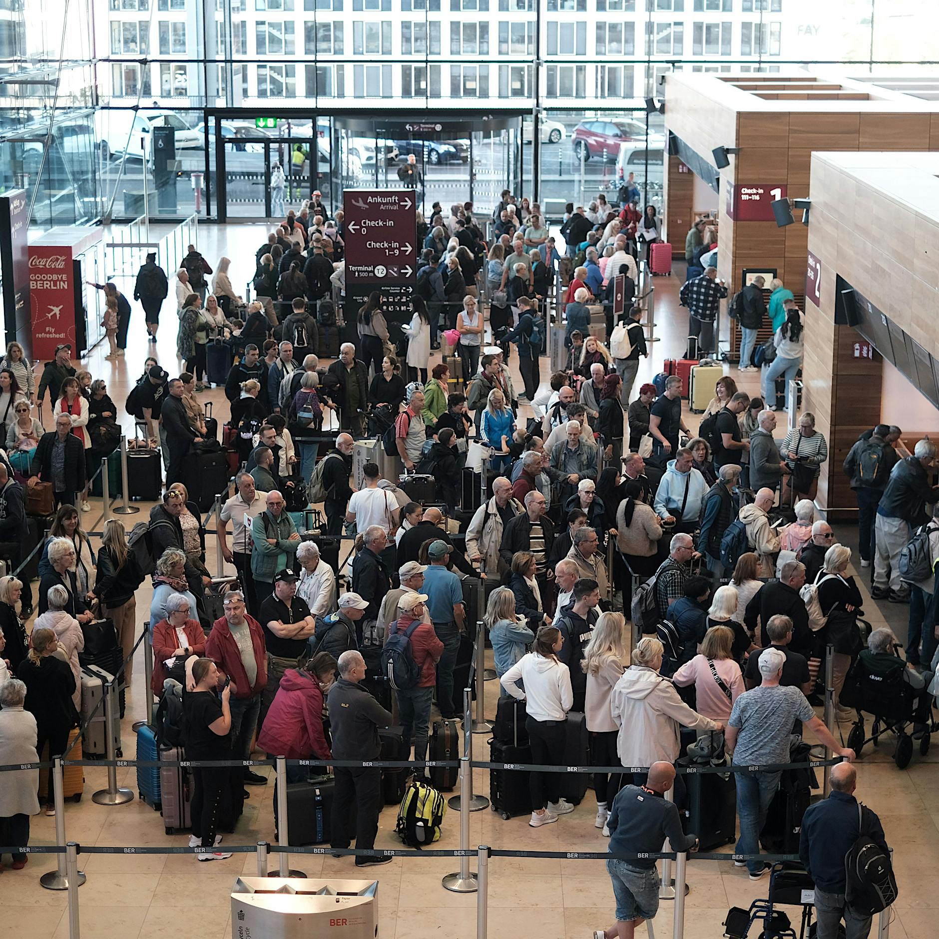 Hackerangriff auf den BER: Die Probleme dauern bis über das Wochenende an