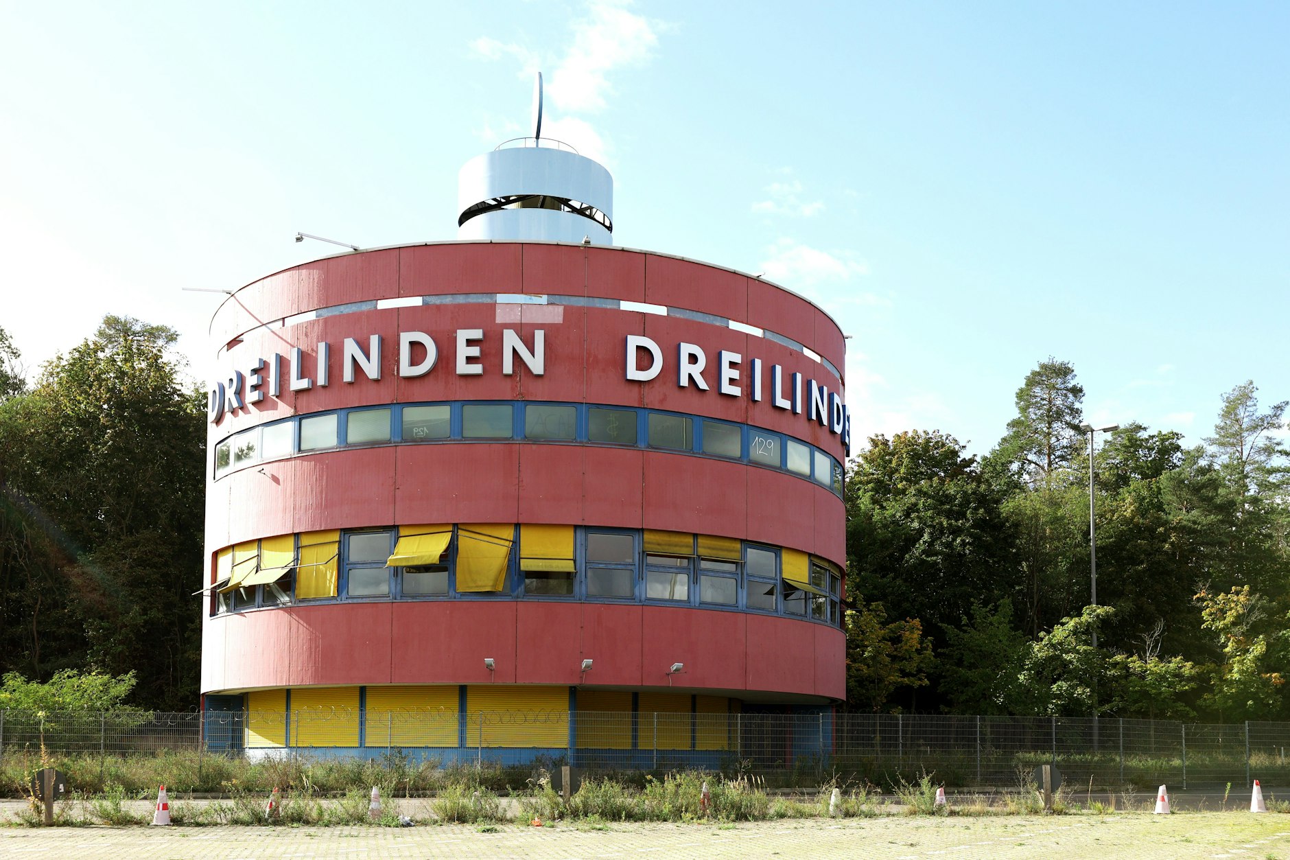 An der Raststätte Dreilinden eskalierte die Polizei-Kontrolle.