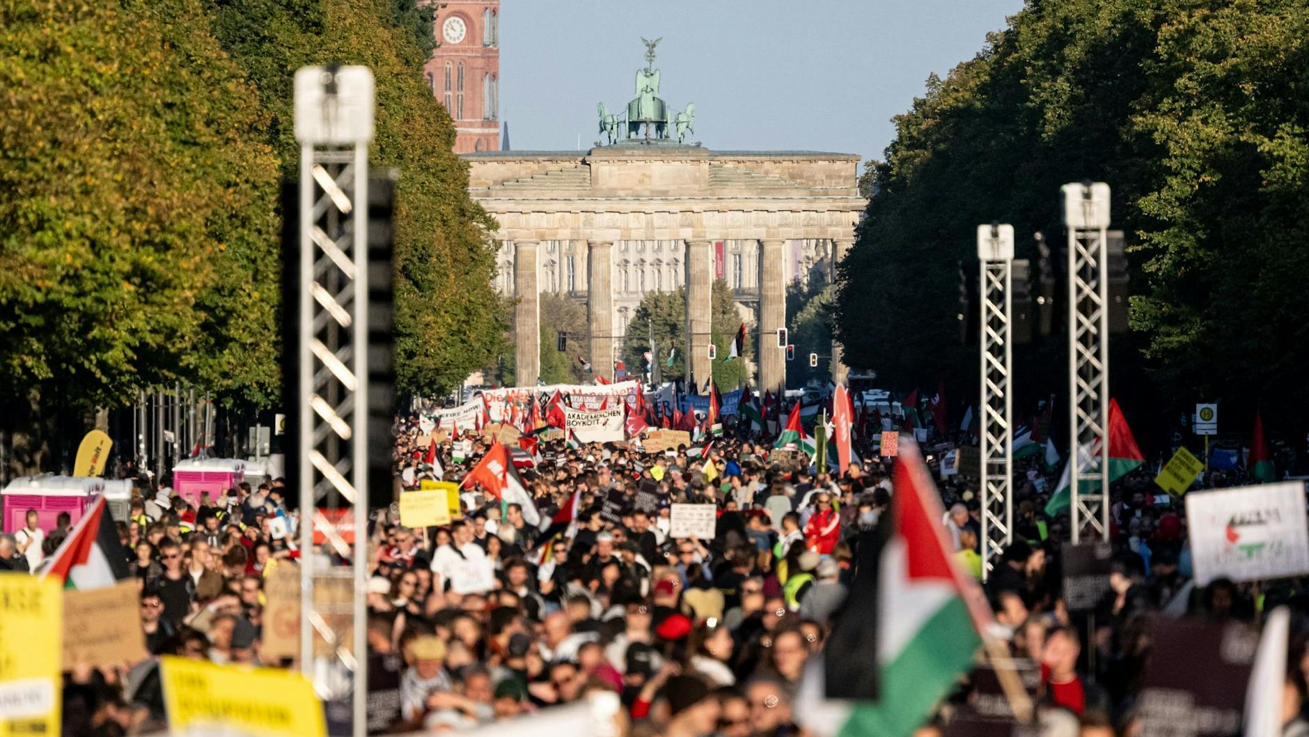 Rund 50.000 Menschen kamen erst vor anderthalb Wochen zu einer riesigen Gaza-Demo in Mitte.