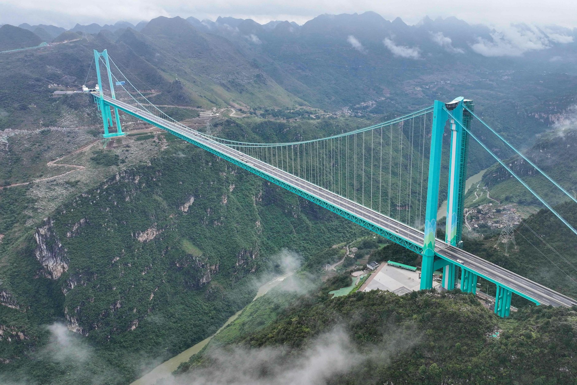 Die höchste Brücke der Welt - Huajiang Grand Canyon Bridge,