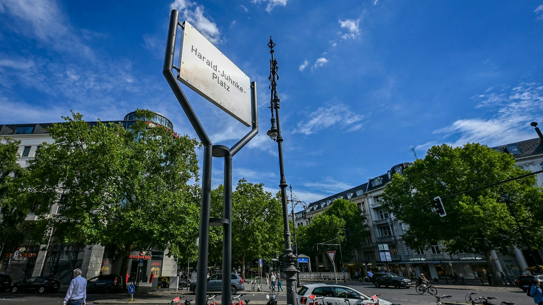 Der neu benannte Harald-Juhnke-Platz erinnert an die Berliner TV-Legende.