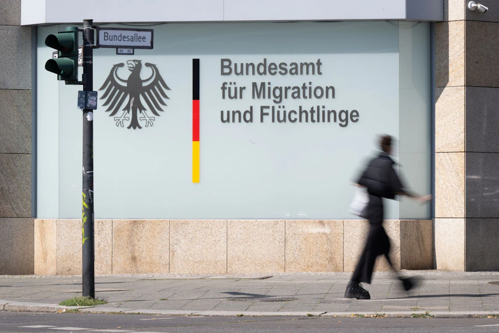 Asylpolitik: Neue Bamf-Zahlen dämpfen Merz’ zentrale Wahlkampfbotschaft