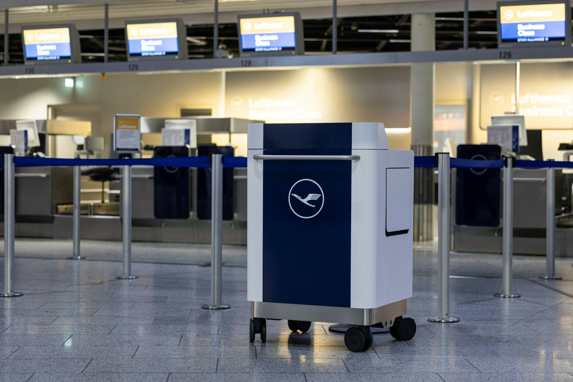 Der Konzern Lufthansa will in fünf Jahren 4000 Stellen streichen.