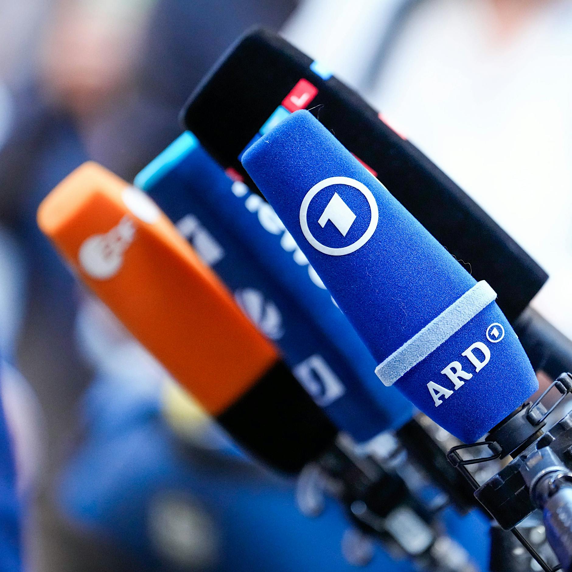 Medienkolumne: Wie die Politik den ÖRR schont, statt ihn zu Reformen zu zwingen