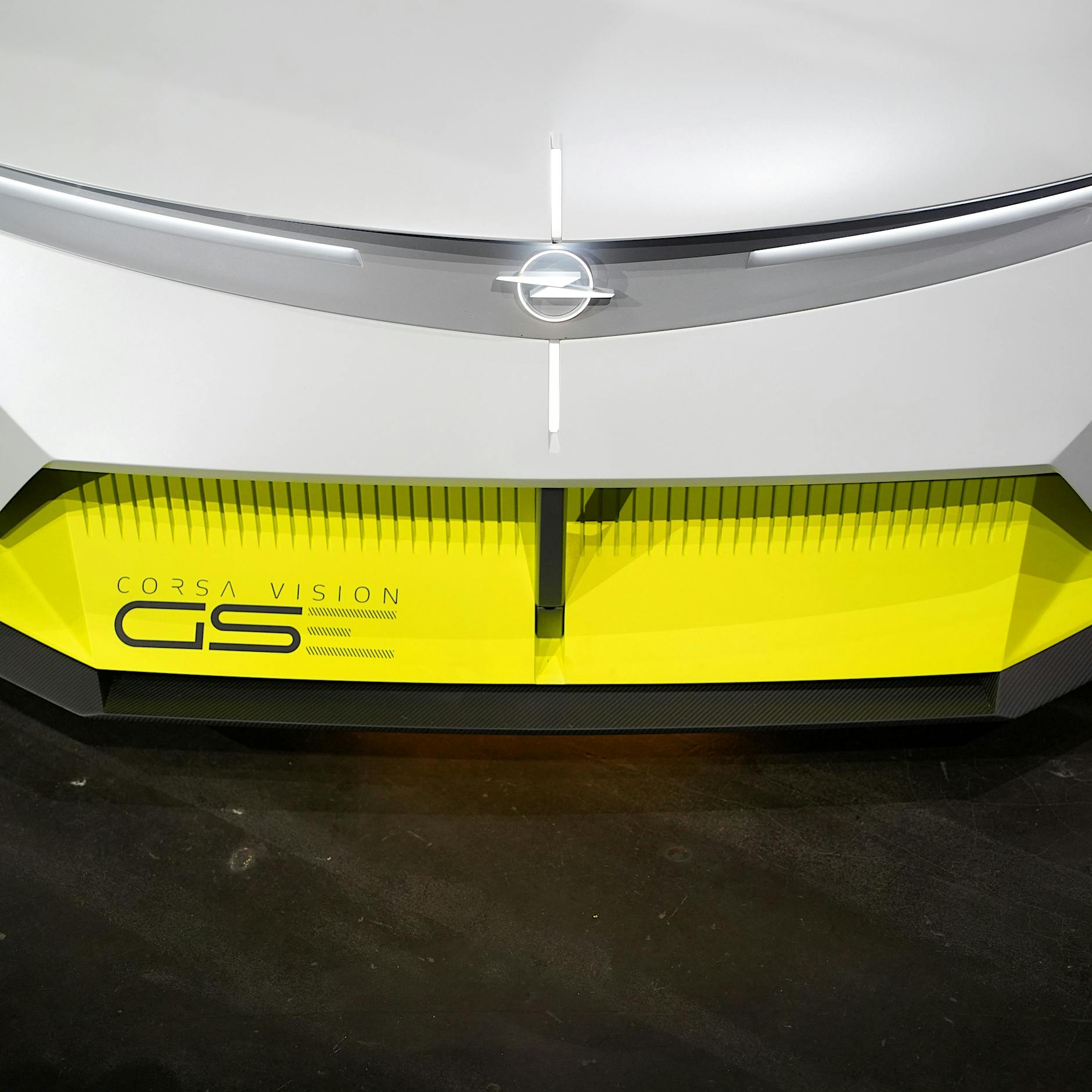 Vom Messestand auf die Videospielkonsole: Wie Opel seine Kundschaft verjüngen will