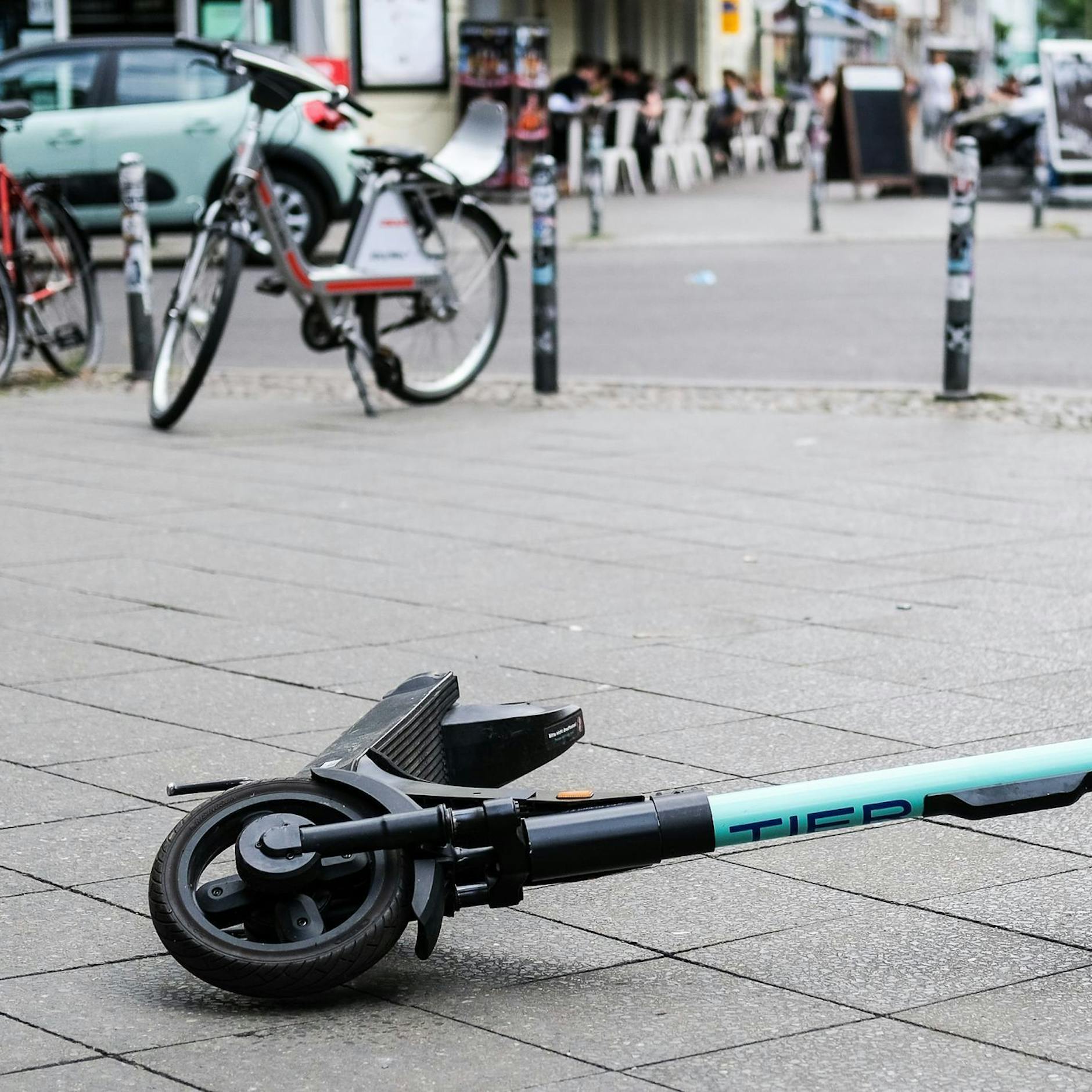 Image - E-Scooter: Blindenverband klagt gegen die 47.000 Hindernisse auf Gehwegen