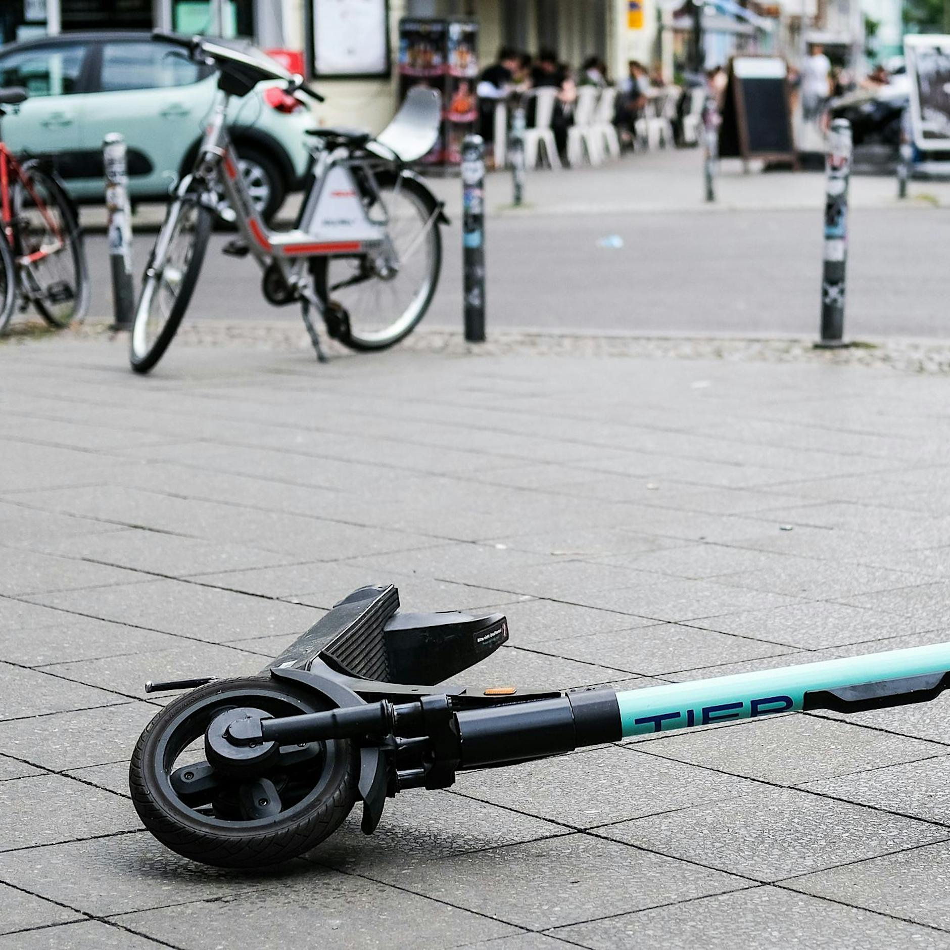 E-Scooter: Blindenverband klagt gegen die 47.000 Hindernisse auf Gehwegen