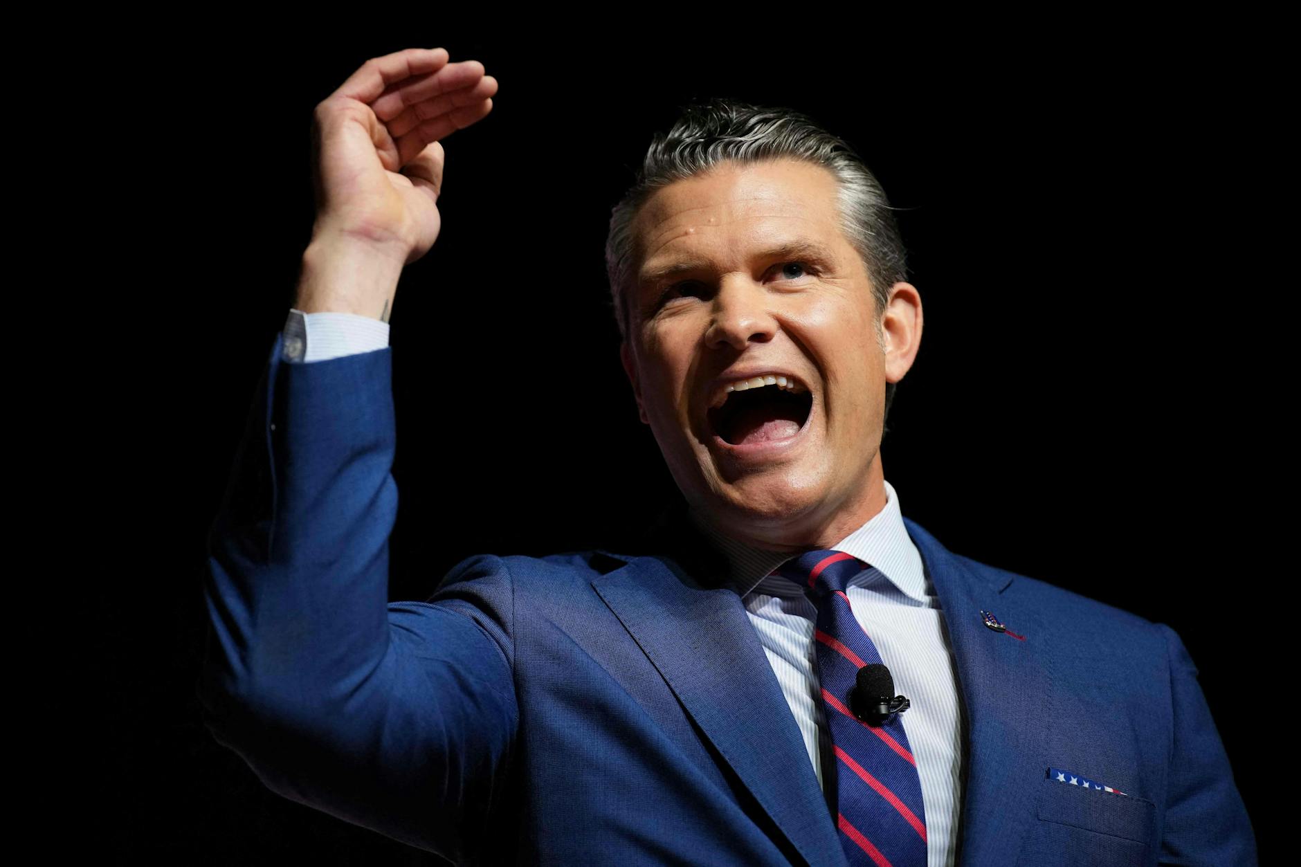 Hegseth spricht bei einem Treffen mit hochrangigen Generälen und Admiralen.