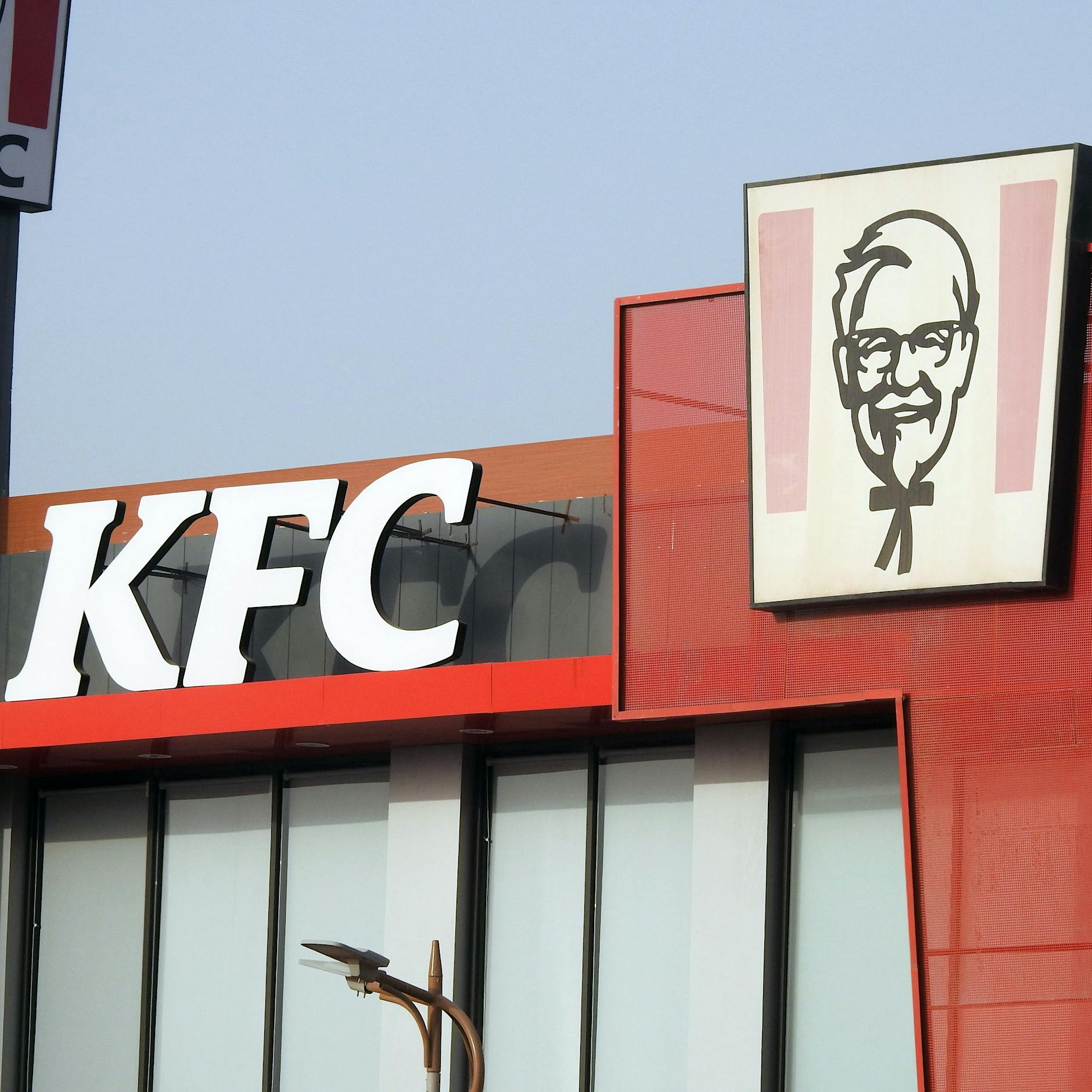 Familienvater liegt 30 Stunden tot auf Klo in Fast-Food-Restaurant