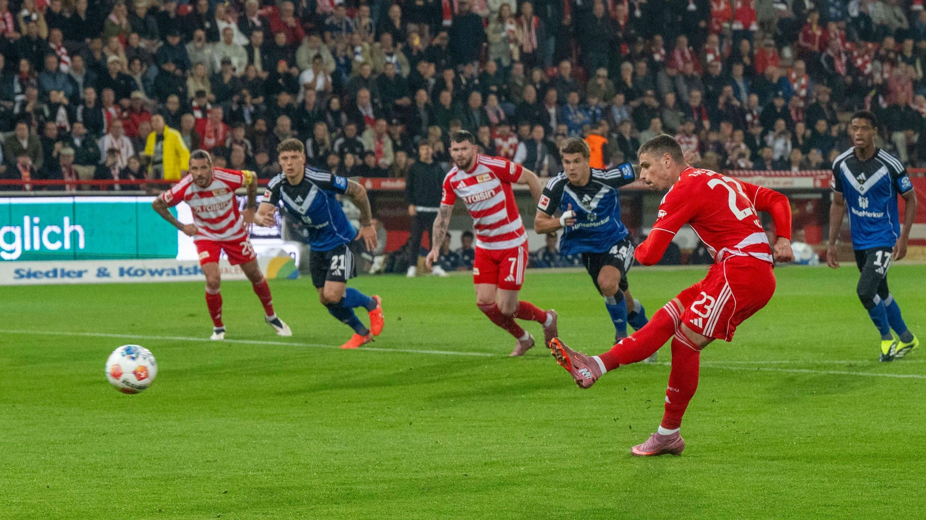 Andrej Ilic übernahm gegen den HSV Elfmeter-Verantwortung. Sein Versuch blieb einer und der 1. FC Union so am Ende auch ohne Tor.