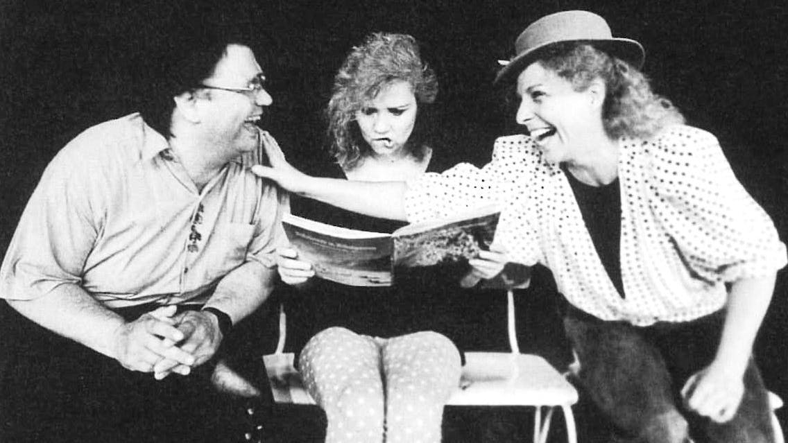 Manfred Breschke, Birgit Schaller und Gloria Nowack in einer Inszenierung der Herkuleskeule von 1991.