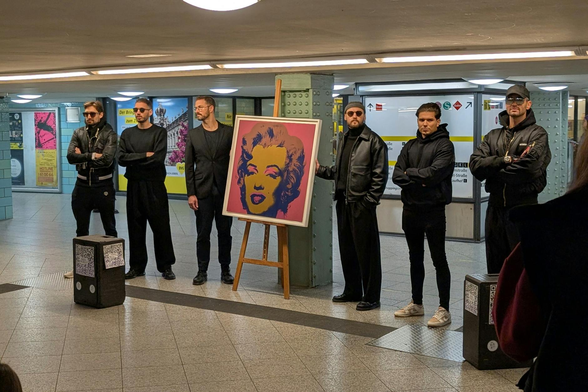 Im U-Bahnhof Alexanderplatz wurde am Dienstag ein Original-Warhol-Bild gezeigt.