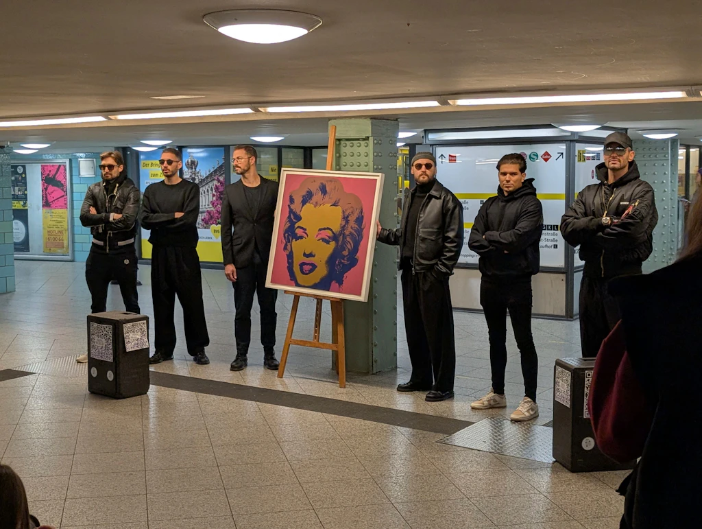 Warhol-Kunst im Wert von 300.000 Euro im U-Bahnhof aufgetaucht