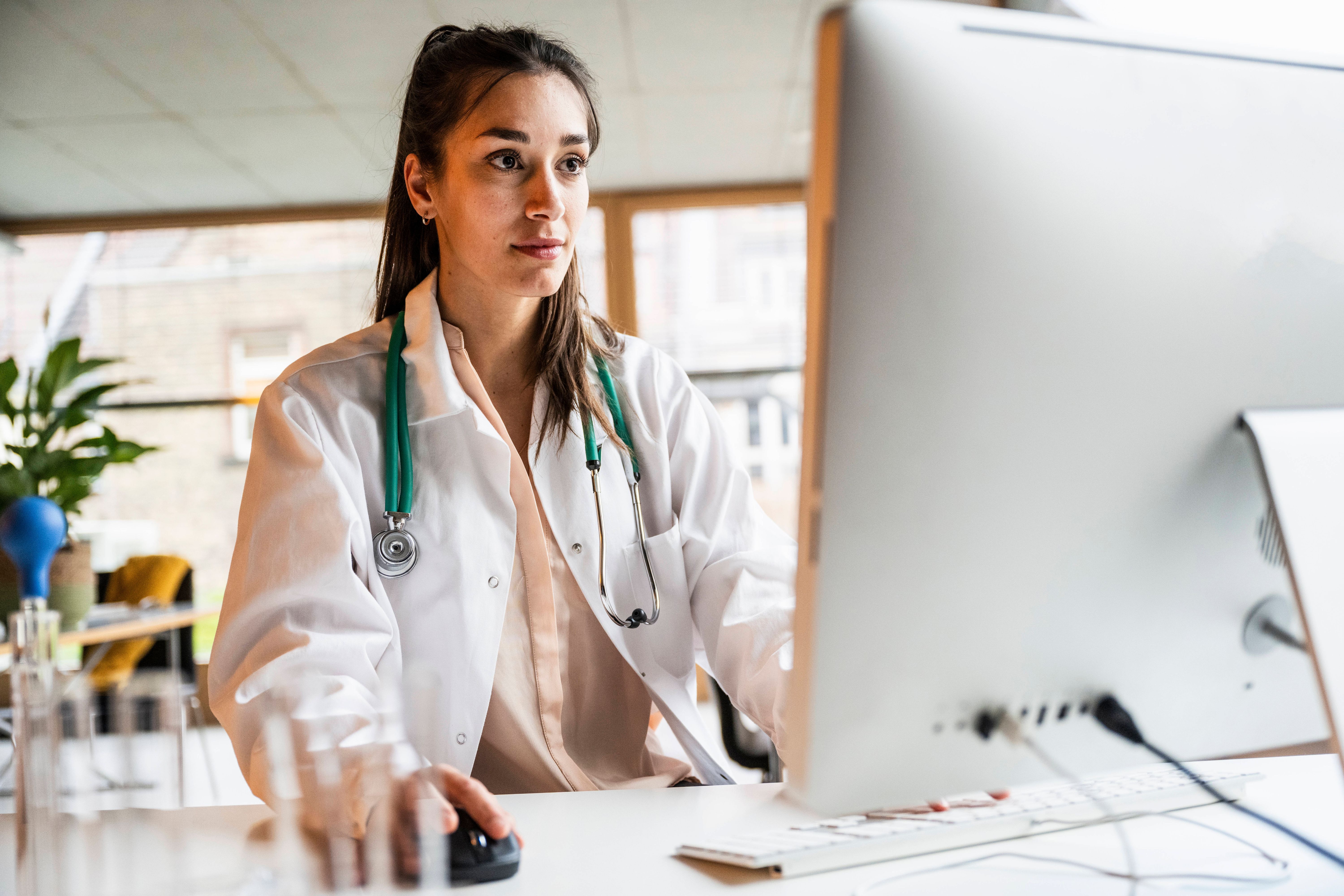 Elektronische Patientenakte: Deshalb wird in Berlins Praxen geklickt bis der Arzt kommt