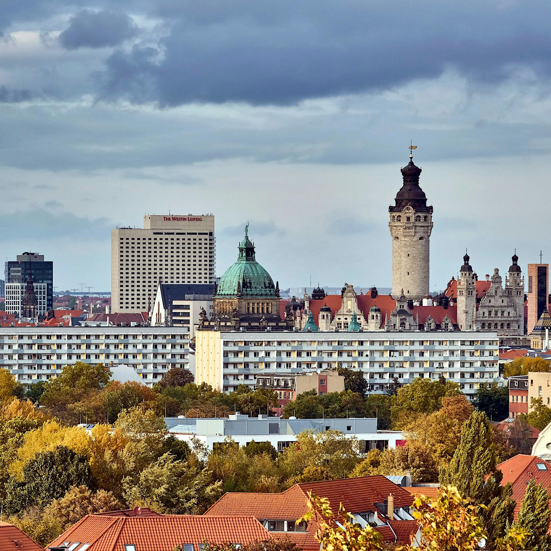 Ostdeutschlands Wohnkrise: Steigende Mieten, leere Wohnungen