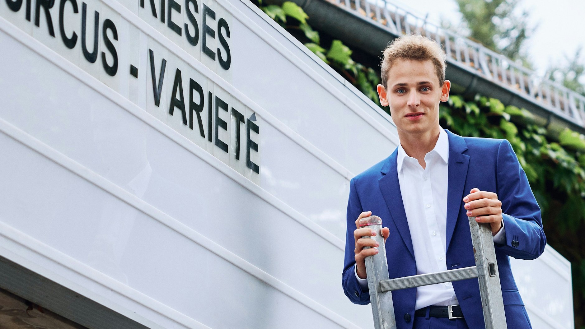 Der Stagemanager im Friedrichstadt-Palast stellt die Show komplett in Eigenregie auf die Beine.