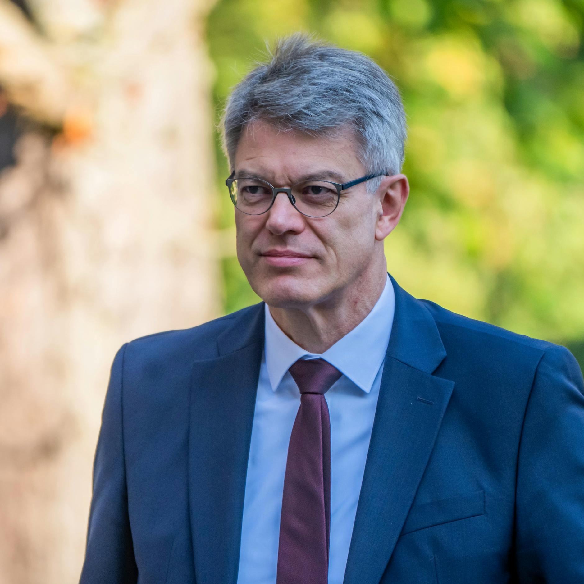 Image - Zusammenbruch bei Kabinettsklausur: Verkehrsminister Schnieder ins Krankenhaus gebracht