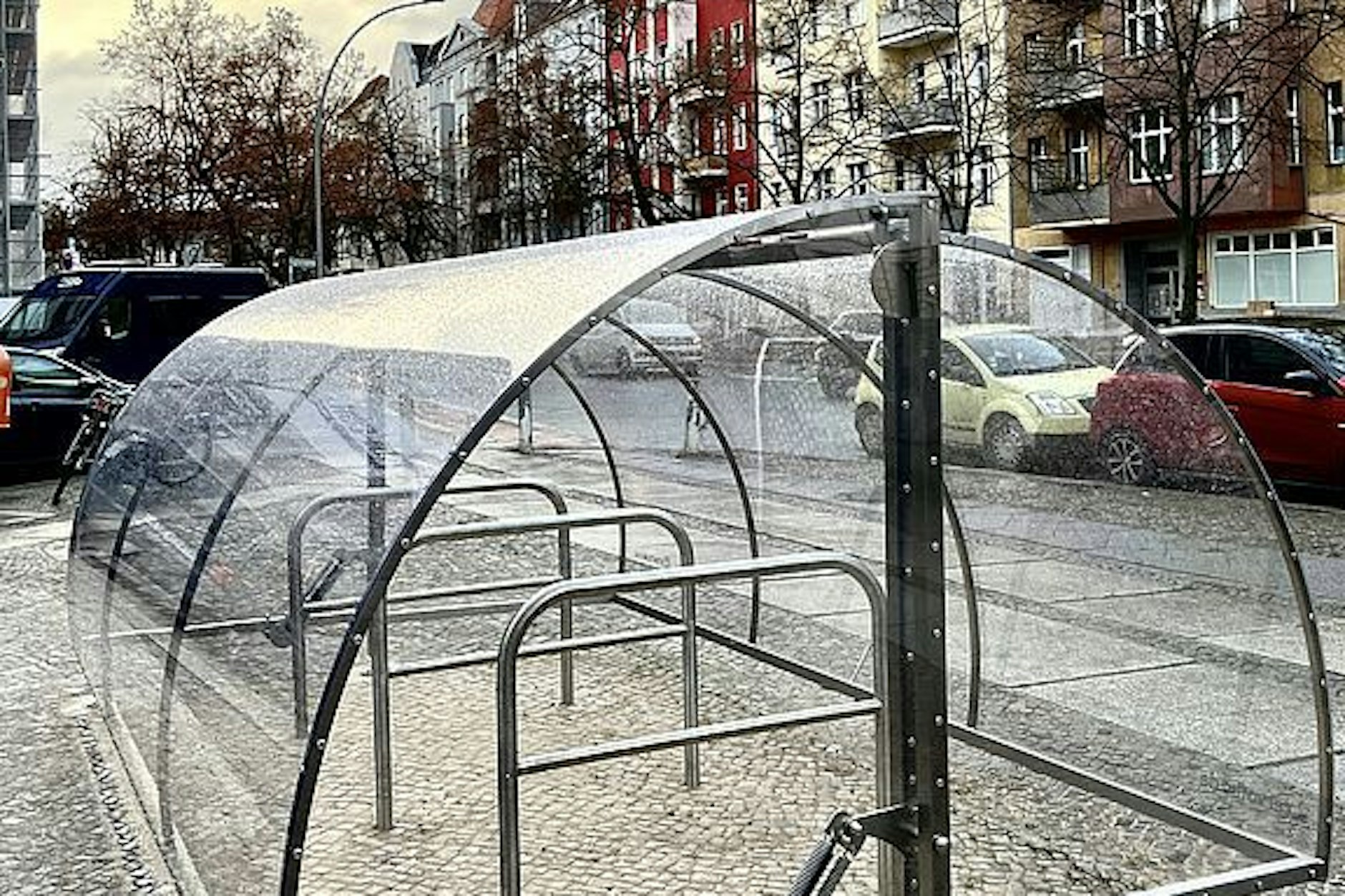 Der Bund der Steuerzahler meckert auch über Berliner Fahrradboxen.