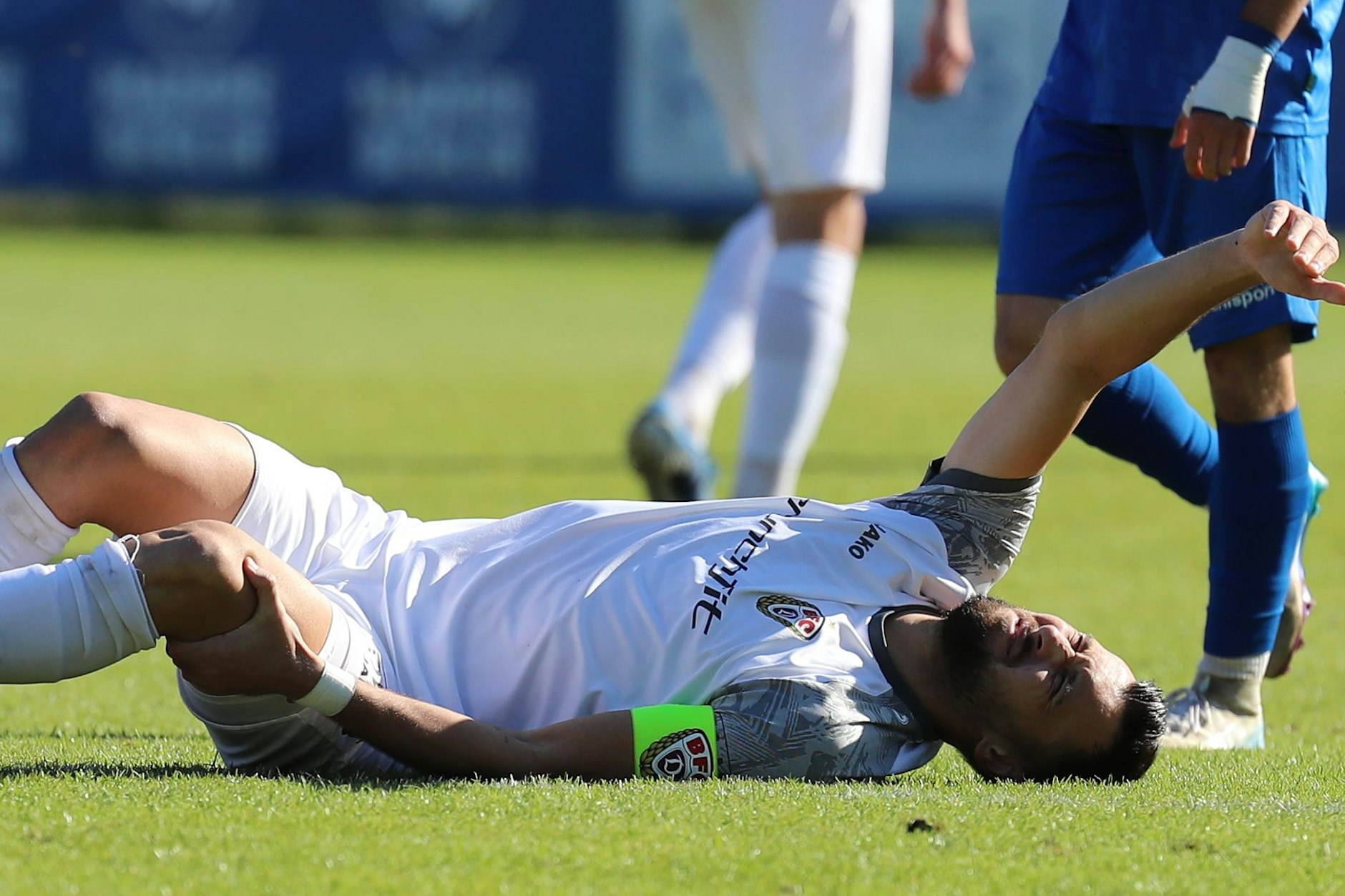 BFC-Kapitän Rufat Dadashov hat sich im Regionalliga-Spiel bei der VSG Altglienicke schwer verletzt.