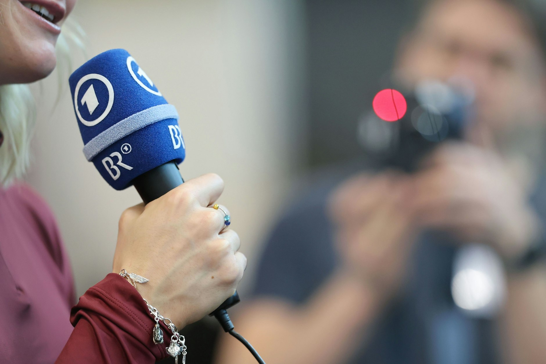 Stellvertretend für den öffentlich-rechtlichen Rundfunk steht der <a href="https://www.berliner-zeitung.de/topics/br">Bayerische Rundfunk</a> (BR) in Leipzig vor Gericht.