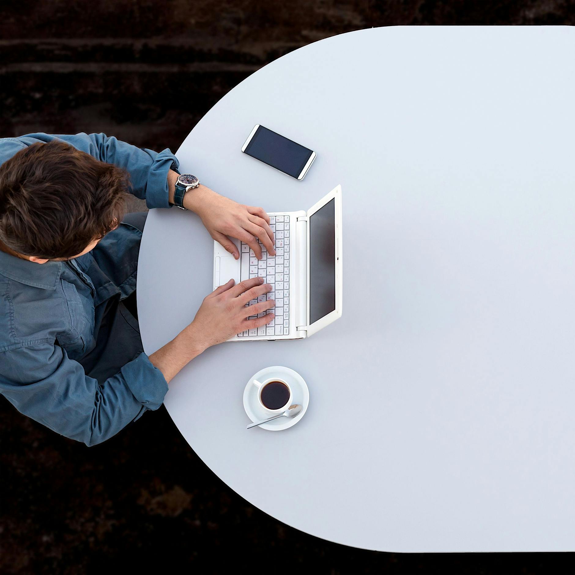 Mein Nachbar, der KI-Experte: „Was, wenn Leute wie ich die Schuld tragen?“