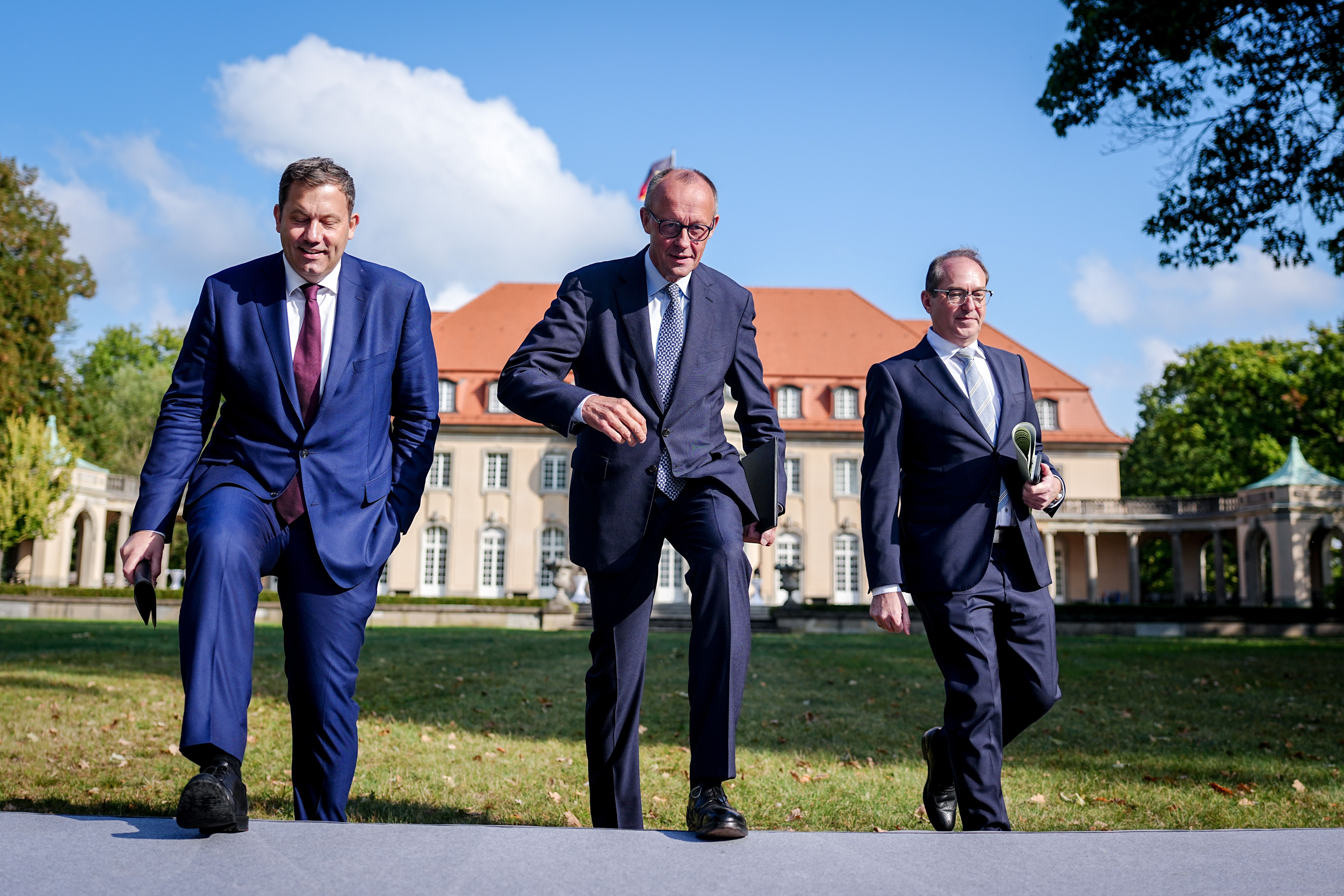 Weniger Beamte und Einsatz von KI: Kabinett einigt sich auf Modernisierungsplan