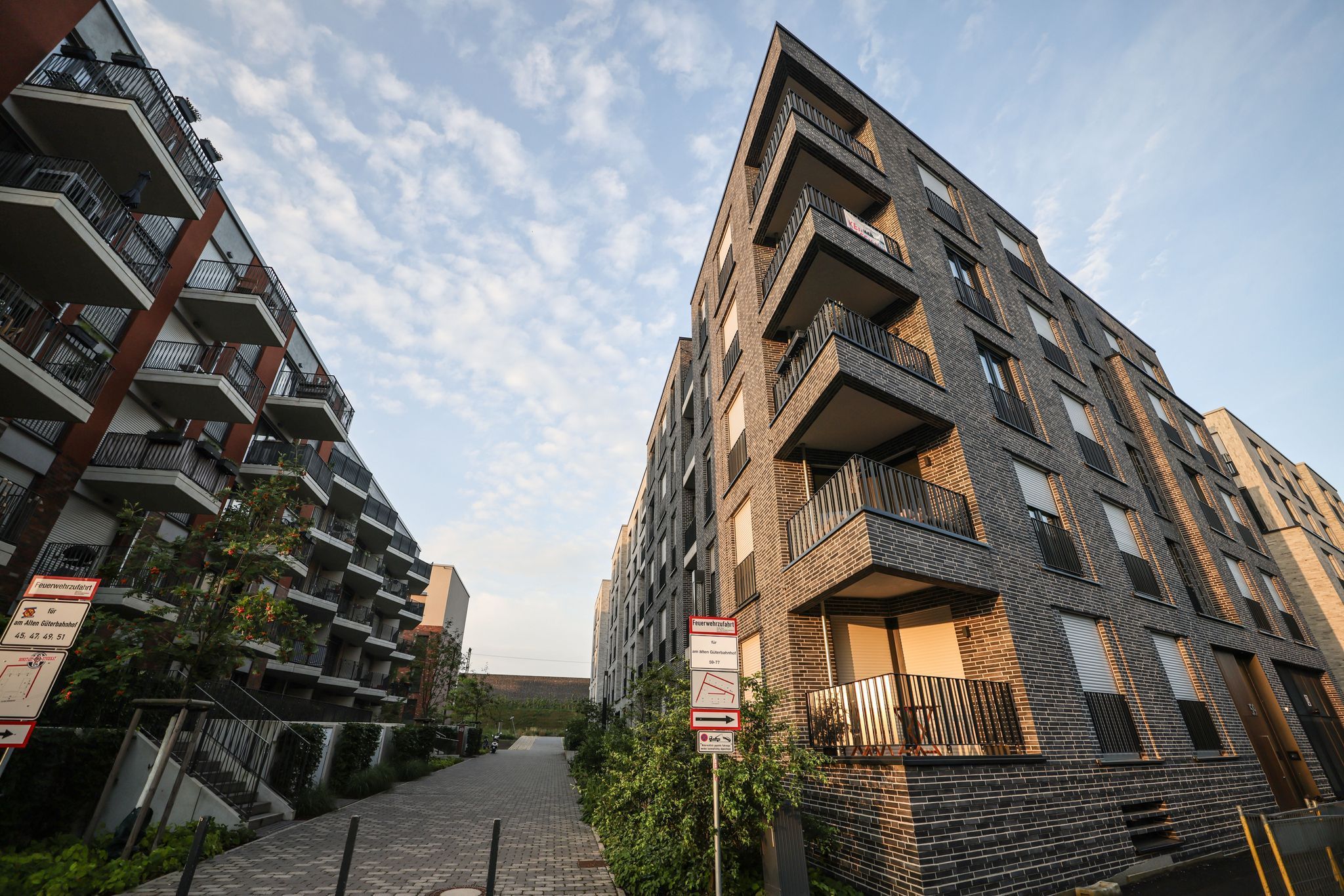 Große Wohnungsunternehmen verletzen geltendes Recht und verlangen Wuchermieten