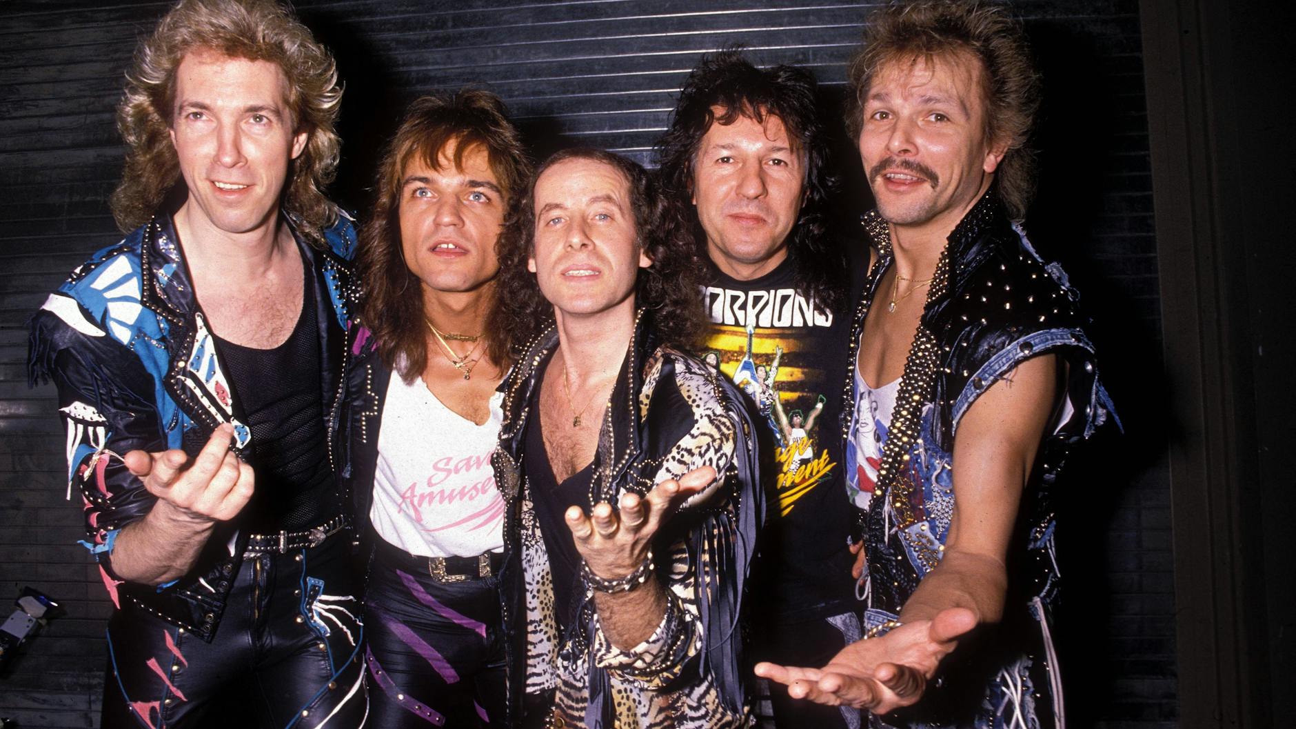 Francis Buchholz, Matthias Jabs, Klaus Meine, Herman Rarebell und Rudolf Schenker: Das waren die Scorpions 1984, als ihr Mega-Album „Love at first Sting“ erschien, das es später auch in der DDR gab.