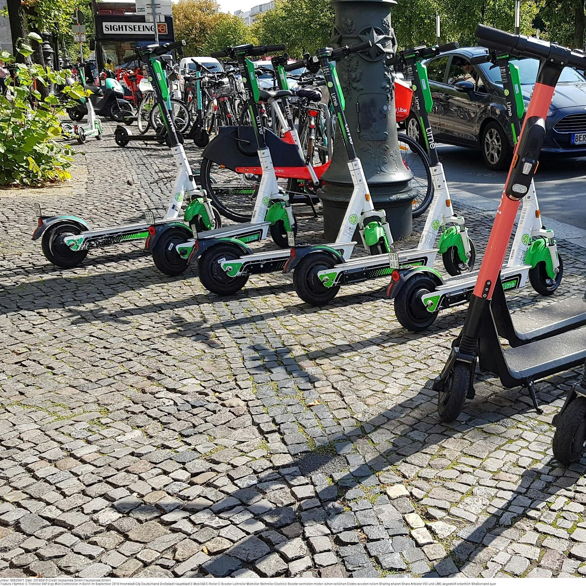 Lebensgefahr für Blinde: Kampf gegen E-Roller in Berlin geht weiter