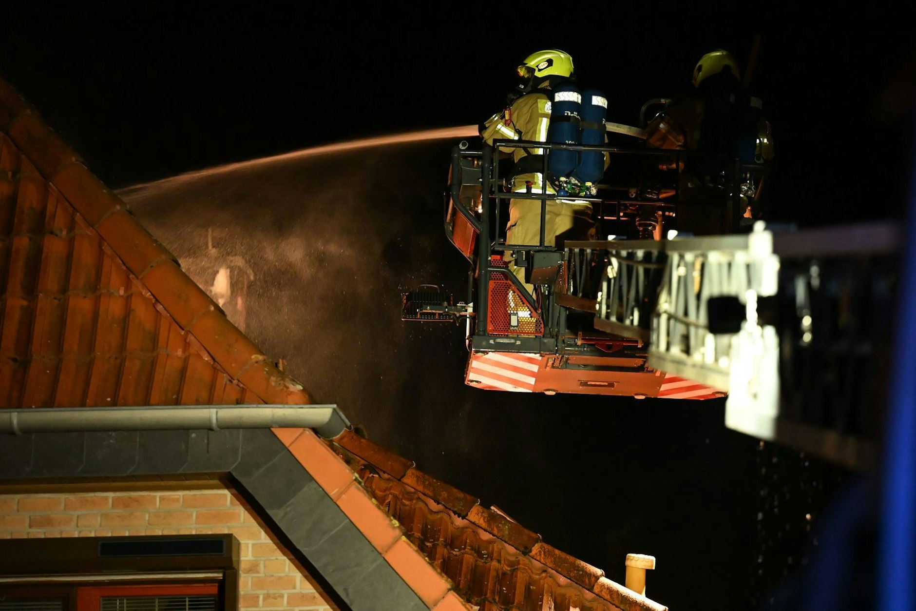 Bei dem Brand in einem Haus im Hornetweg in Marzahn kamen am vergangenen Wochenende zwei Menschen ums Leben, vier weitere wurden verletzt.