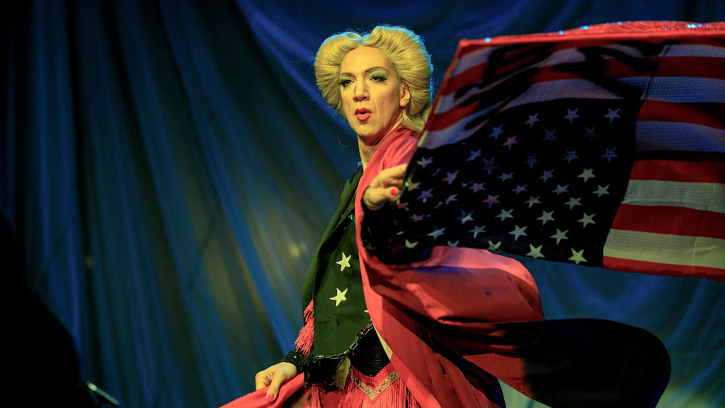 Sven Ratzke spielte auch die Show „Hedwig and the Angry Inch“ - ein Musical, das jahrelang erst in der Absinth-Bar unter dem Admiralspalast lief, dann im BKA-Theater, zuletzt im Renaissance Theater.