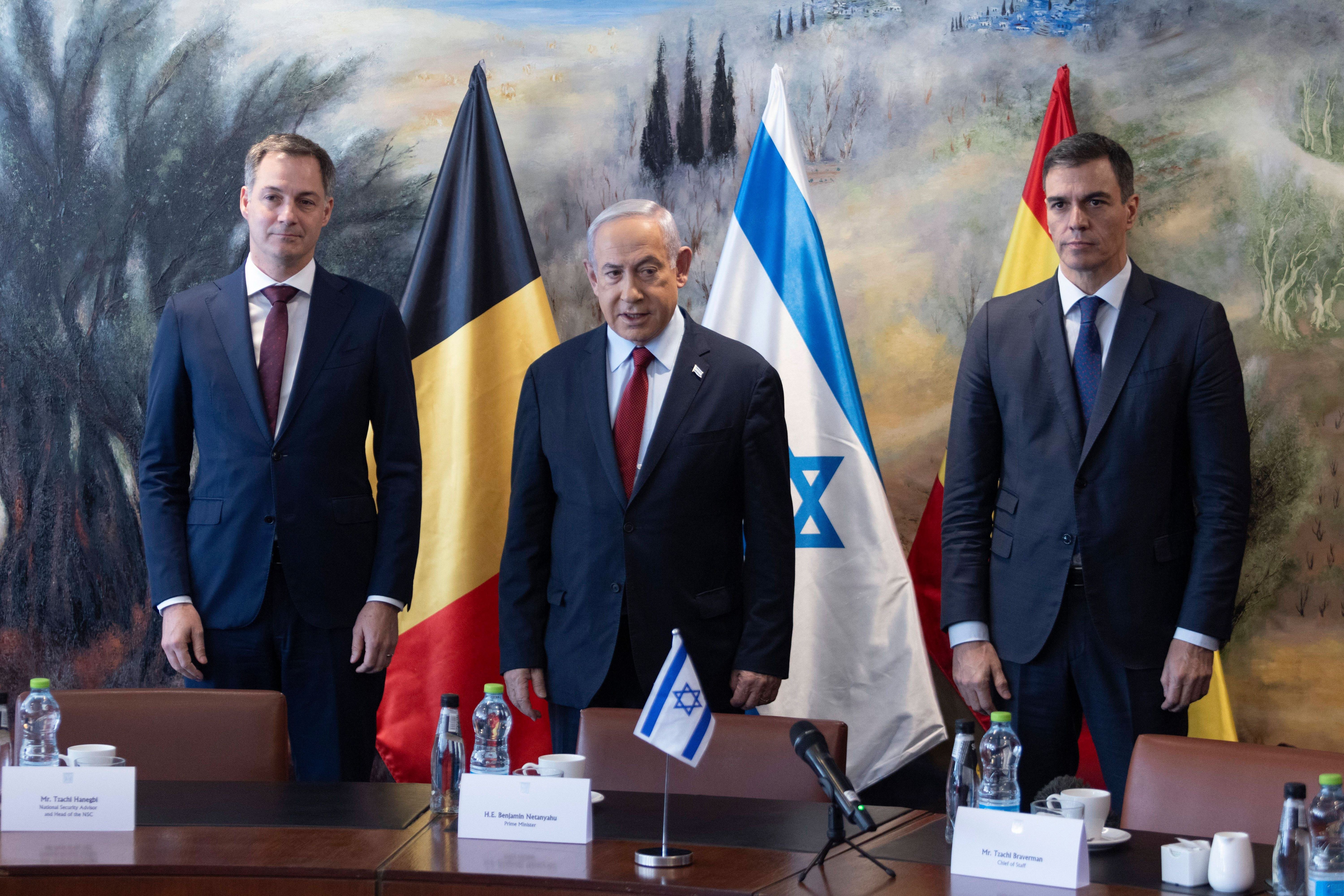 Madrid stellt sich quer: Keine US-Waffentransporte nach Israel über spanische Stützpunkte