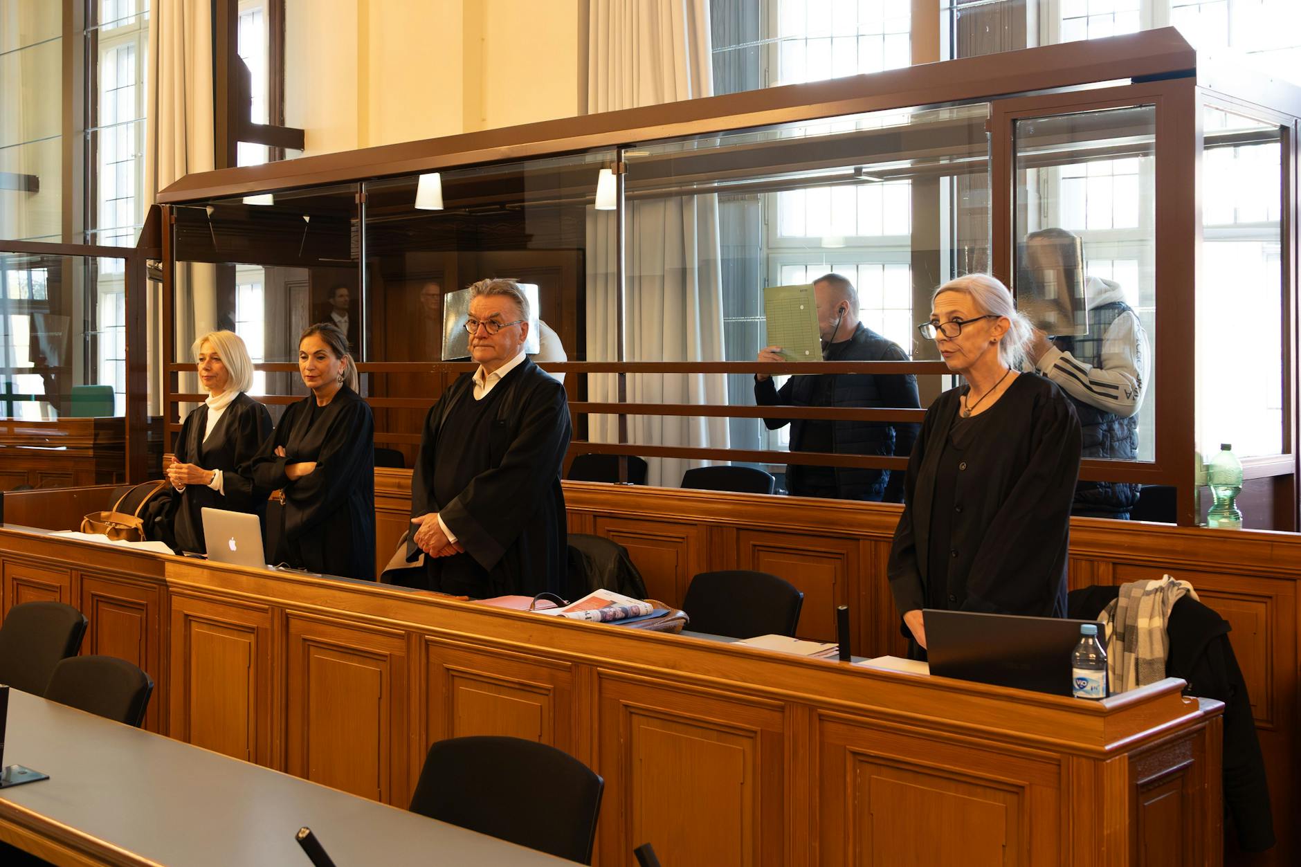 Den dreisten Zigaretten-Dieben wird seit Mittwoch in Berlin der Prozess gemacht.