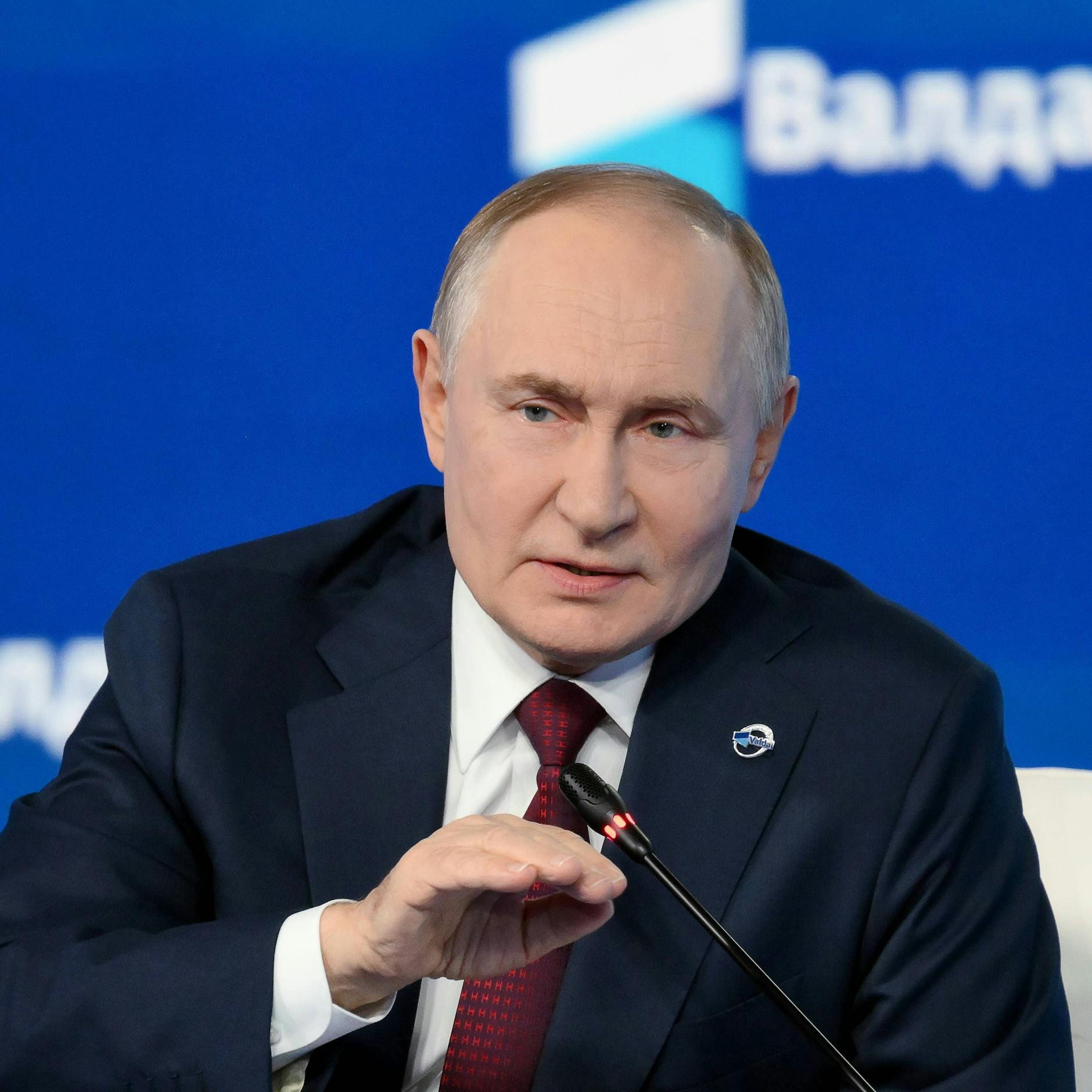 Image - Wladimir Putin: „Wenn wir ein Papiertiger sind, was ist dann die Nato?“