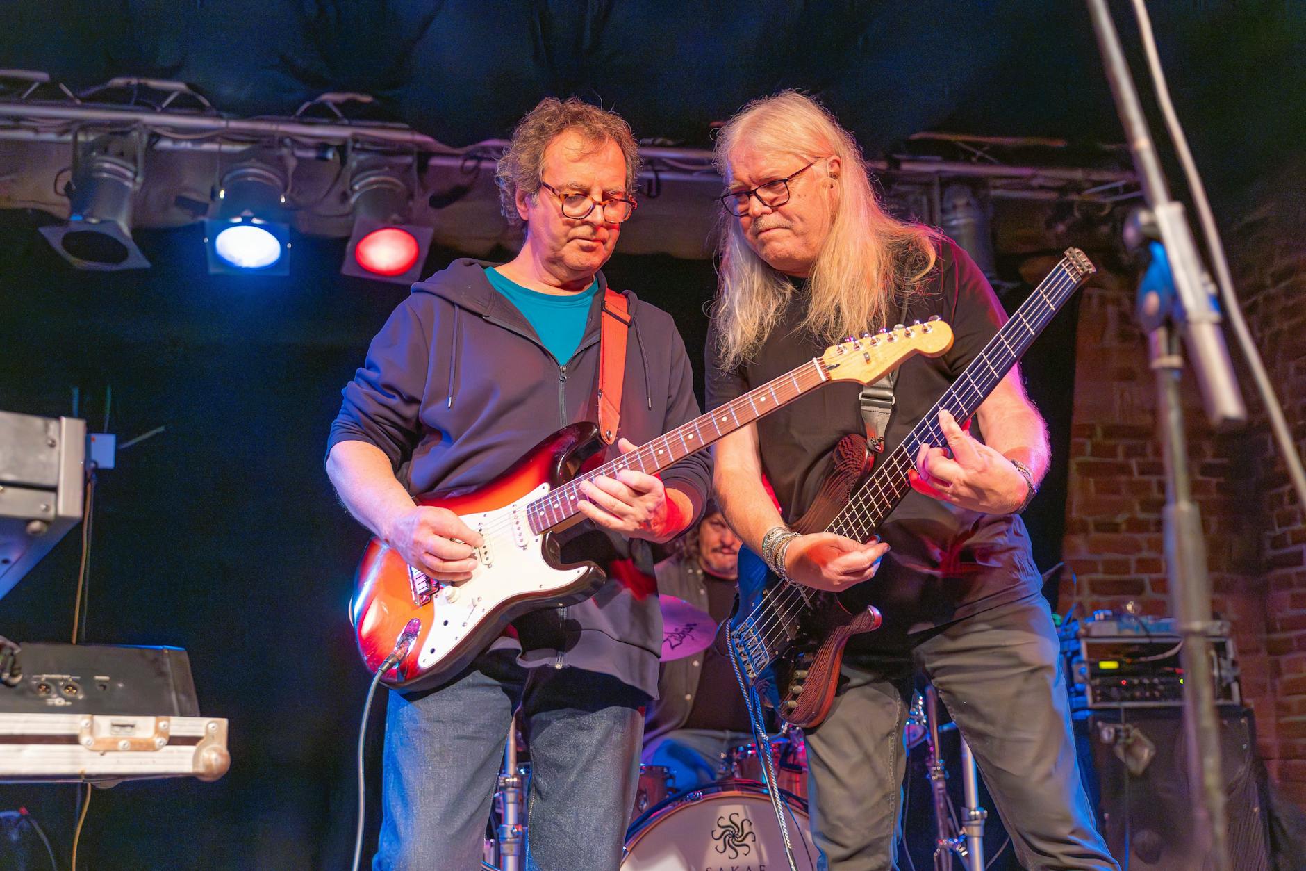 Karsten Große und Manfred Manne Pokrandt live bei einem Konzert der Jubiläumstour 2025