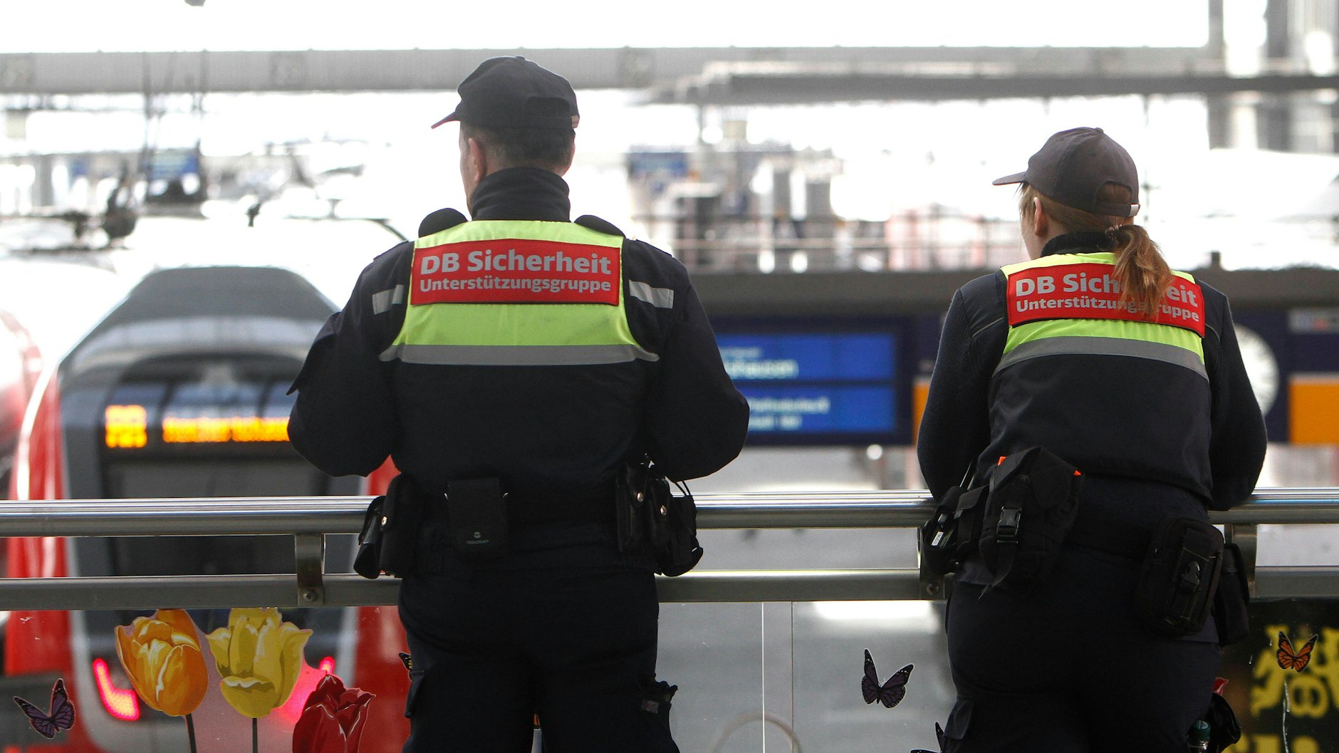 Bei der Bahn sind Frauen im Sicherheitsdienst längst Alltag.