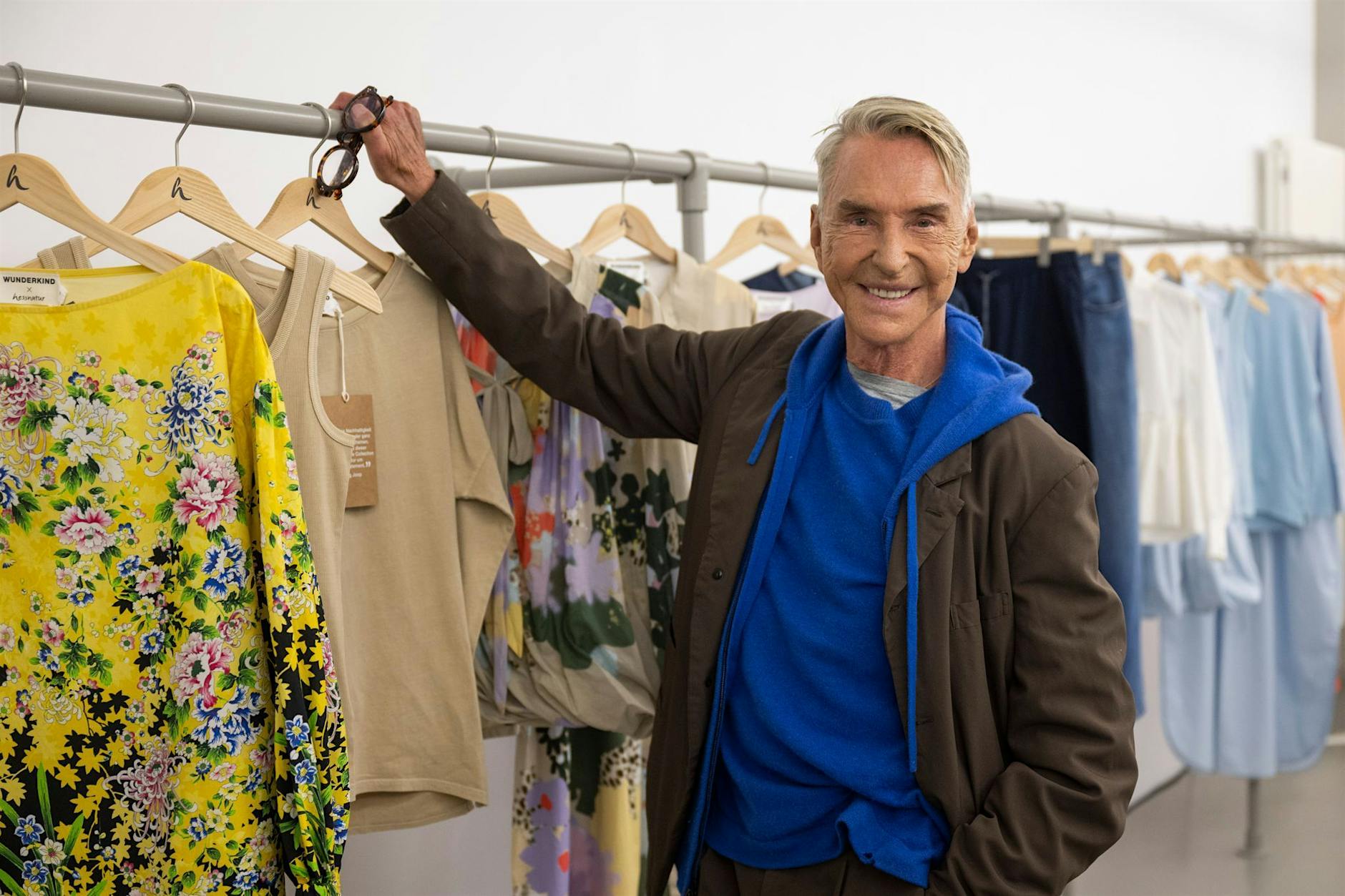 Mode, Malerei und Affen: Wolfgang Joop zeigt Lebenswerk in Potsdam