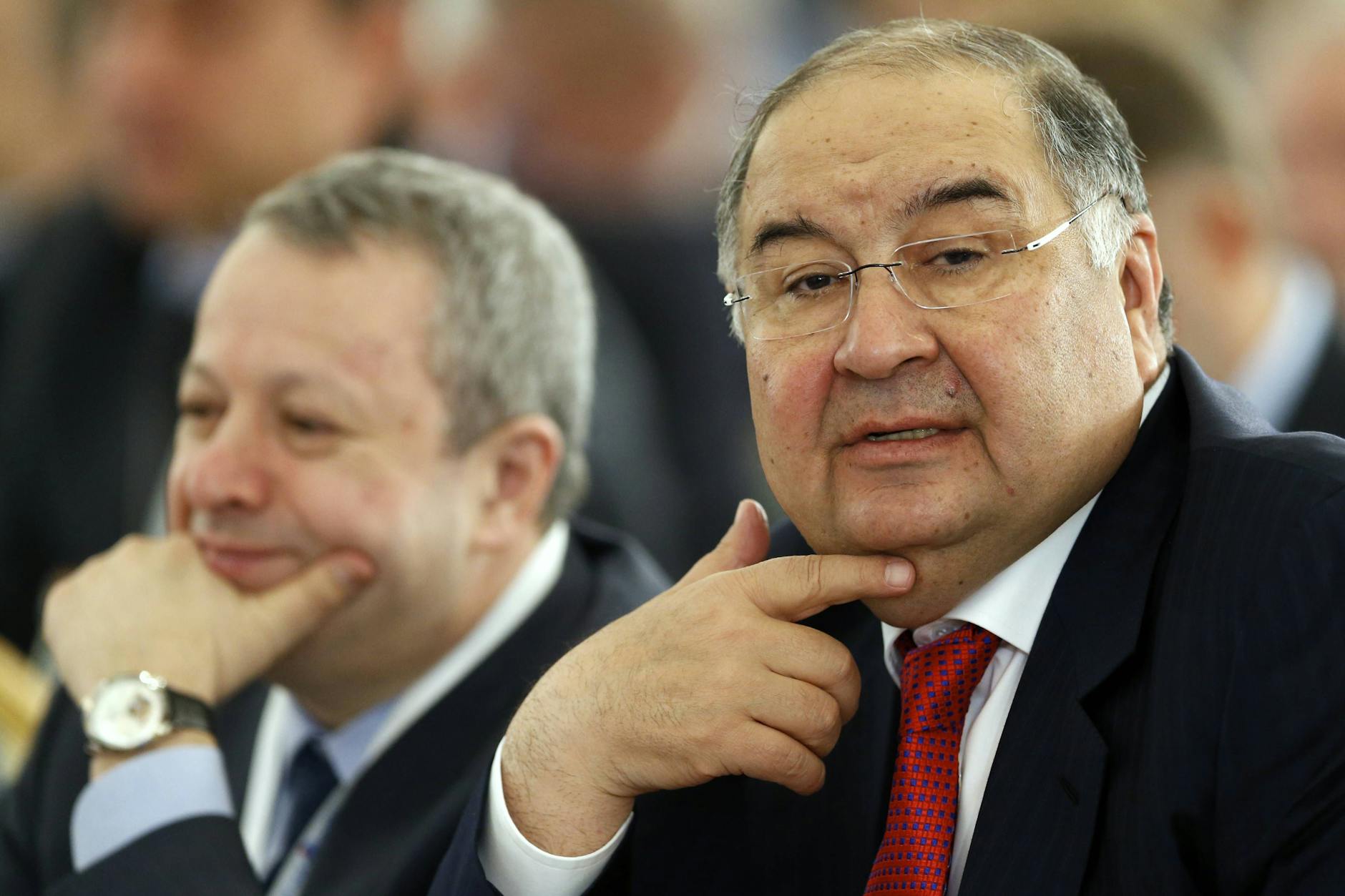 Alischer Usmanow (r.) bei einer Tagung des Verbands der russischen Industriellen und Unternehmer (Archivfoto)