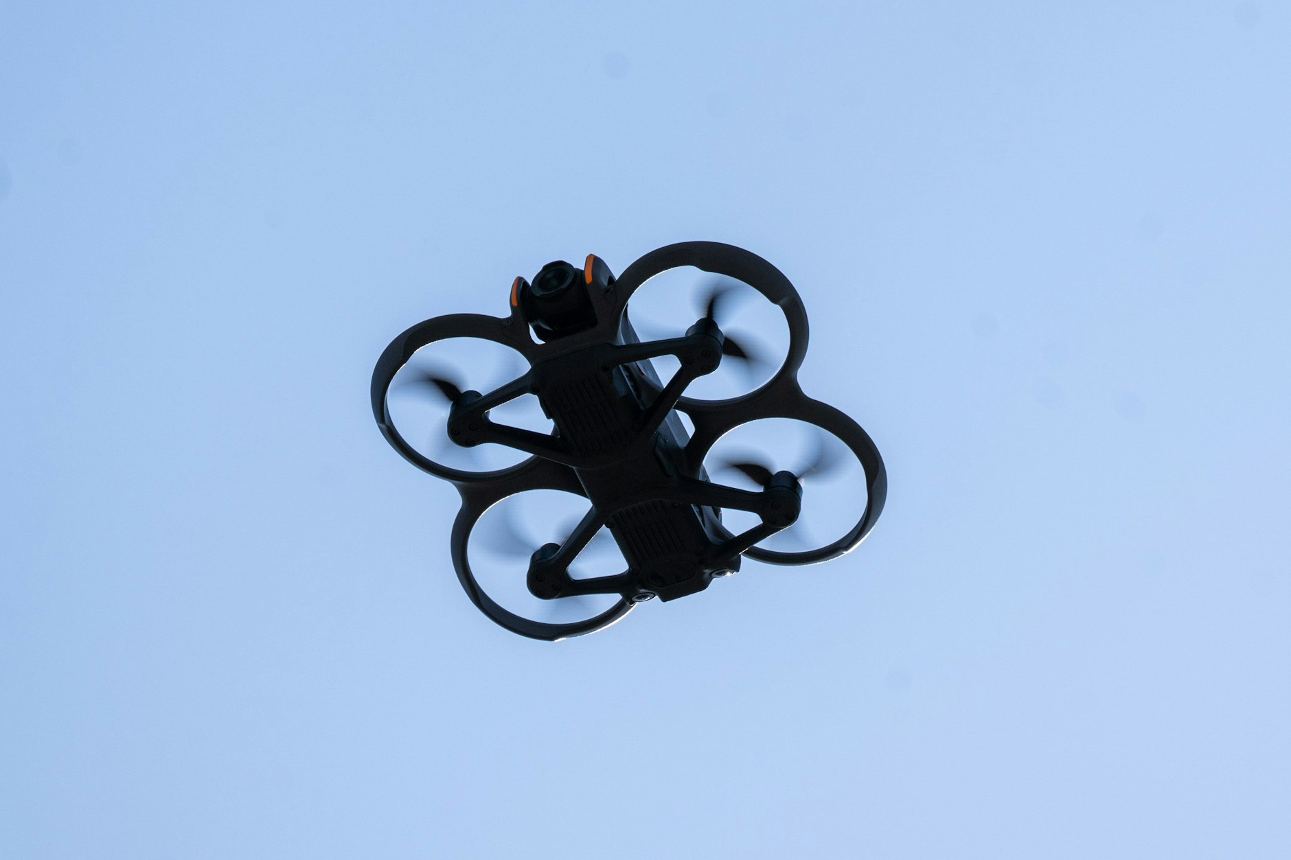 Der Berliner Senat will den Schutz vor Drohnen deutlich ausbauen.