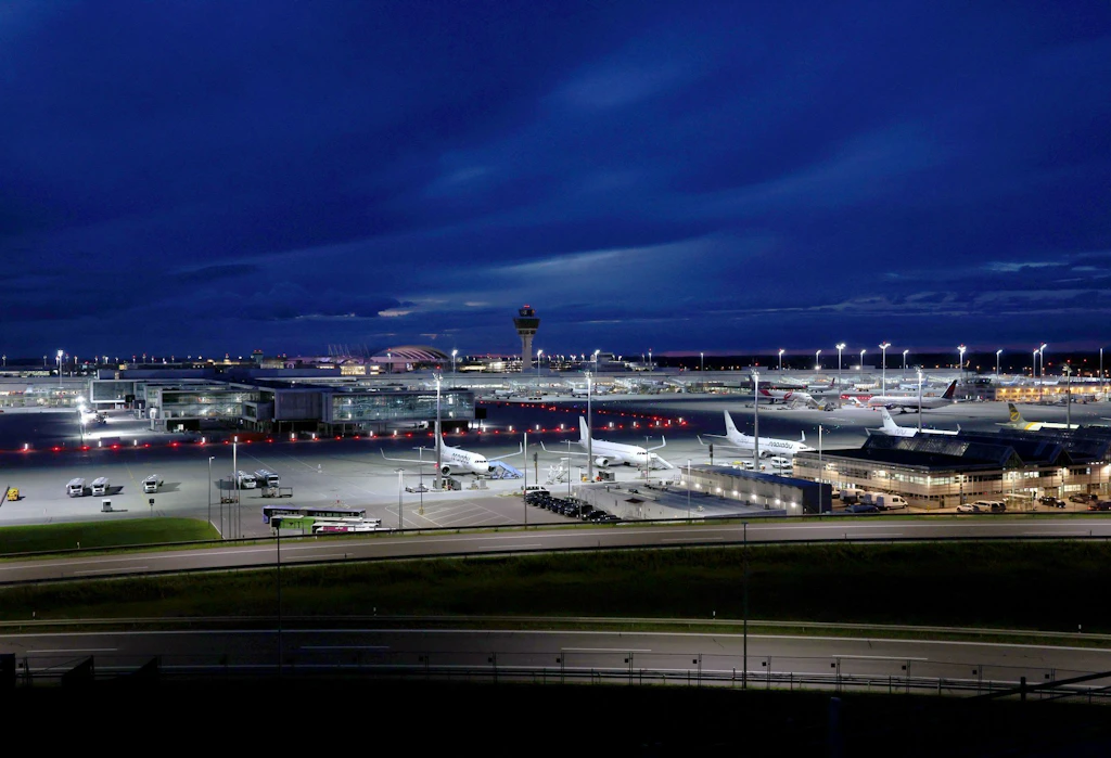 Drohnensichtungen am Flughafen München: Söder fordert „Abschießen statt Abwarten“