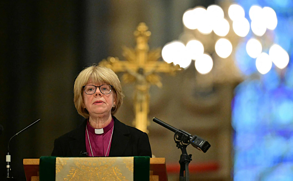 Sarah Mullally ist die neue Erzbischöfin von Canterbury.