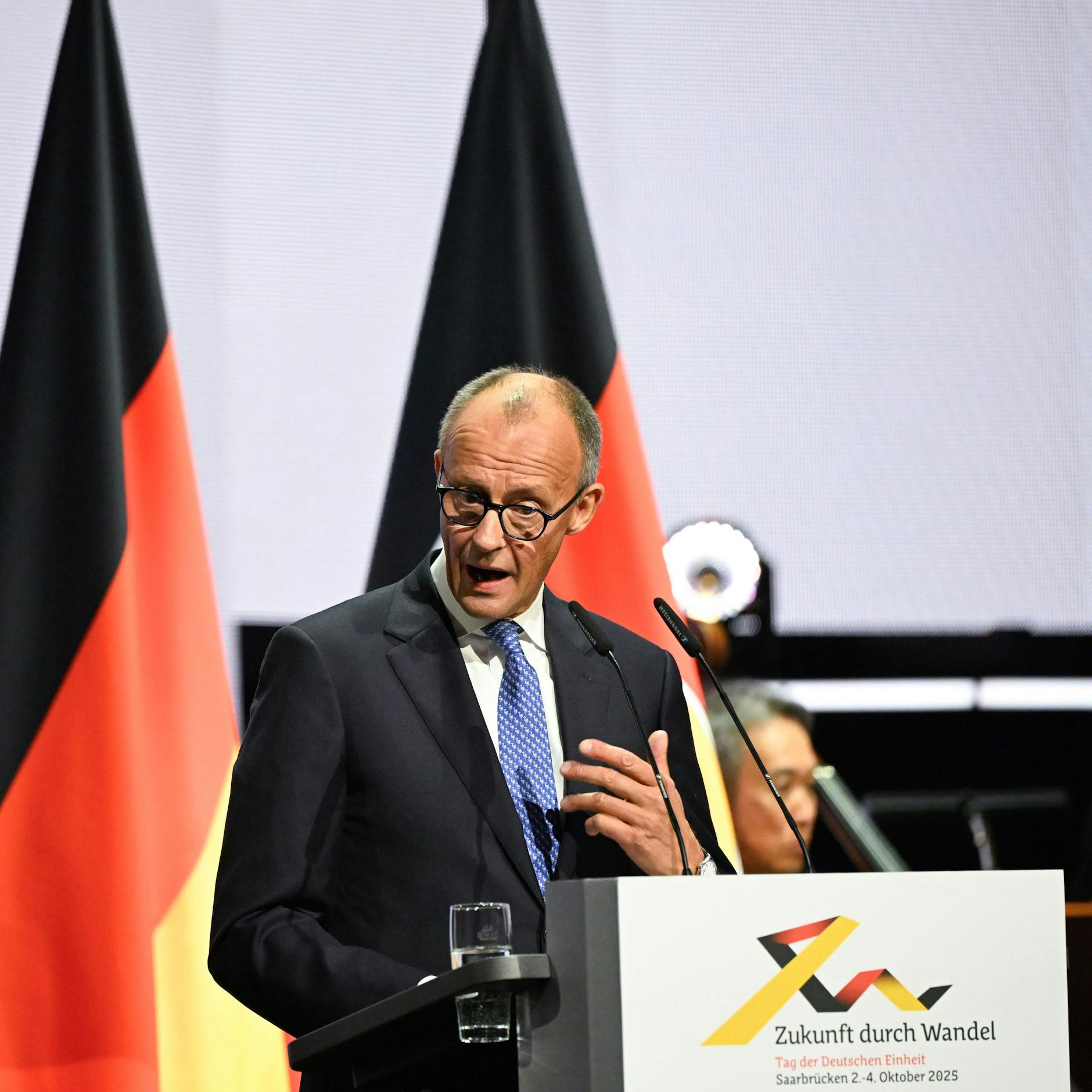 Image - 35 Jahre Deutsche Einheit: Friedrich Merz hätte die BRD lieber mit Frankreich vereinigt