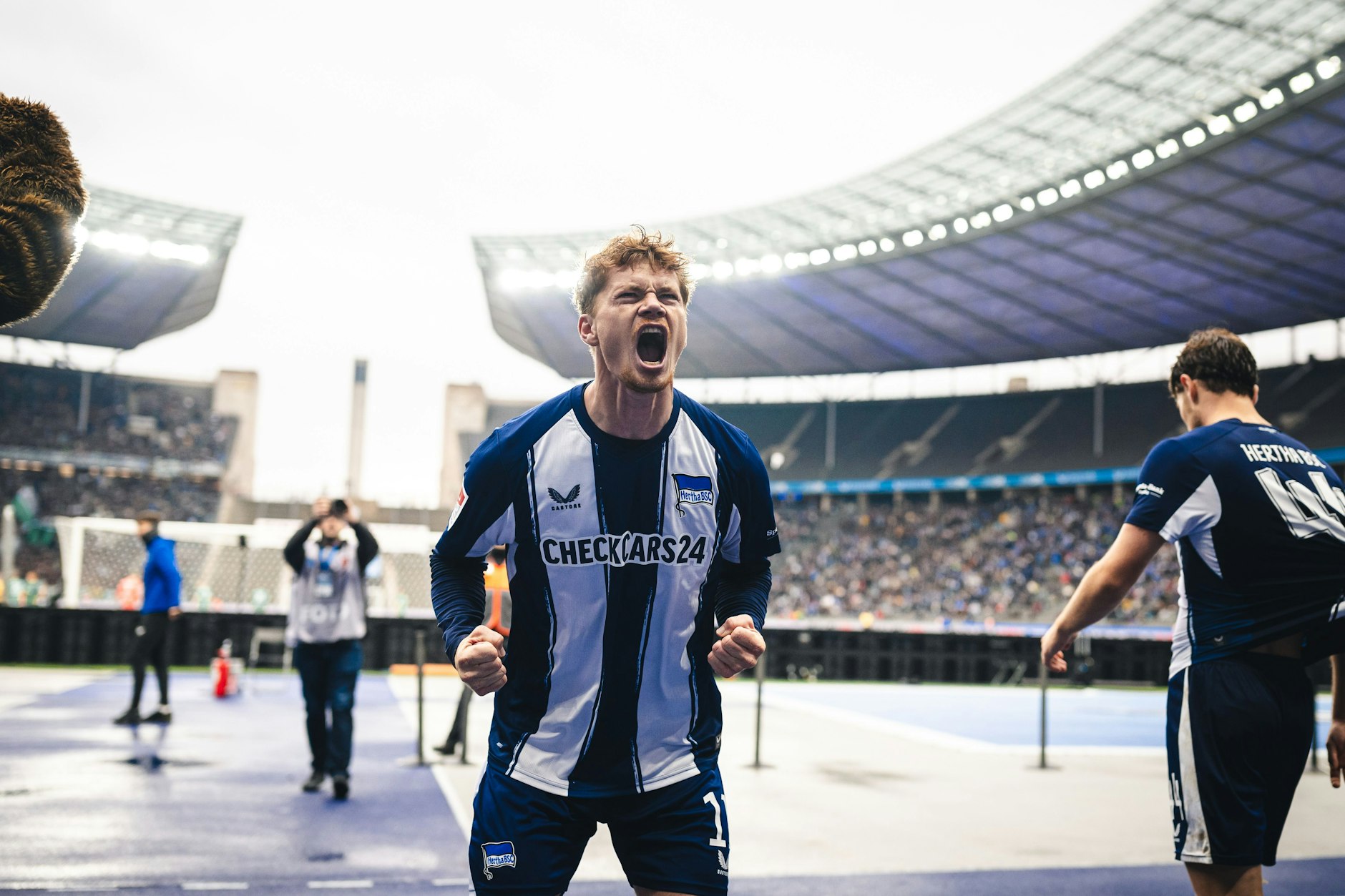 Herthas Dänen-Stürmer Sebastian Grönning jubelt, er trifft doppelt im Heimspiel gegen Preußen Münster.